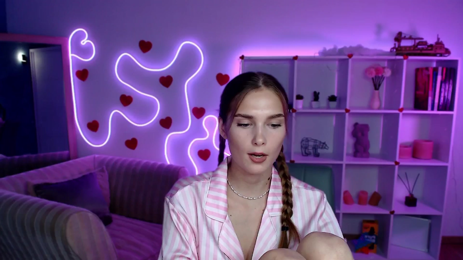 Gallery image thumbnail from Sirela's myfreecams stream on, 08/06/2025, 16:14 image 15 of 20