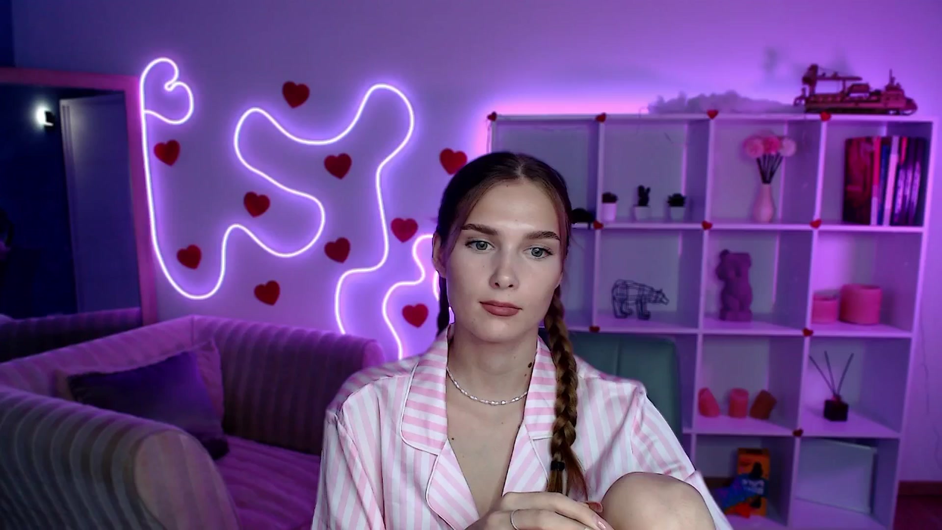 Gallery image thumbnail from Sirela's myfreecams stream on, 08/06/2025, 16:14 image 19 of 20