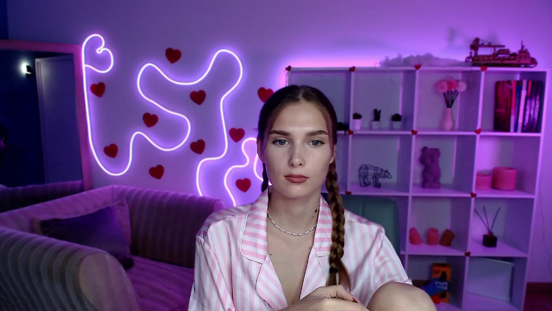 Gallery image thumbnail from Sirela's myfreecams stream on, 08/06/2025, 16:14 image 17 of 20