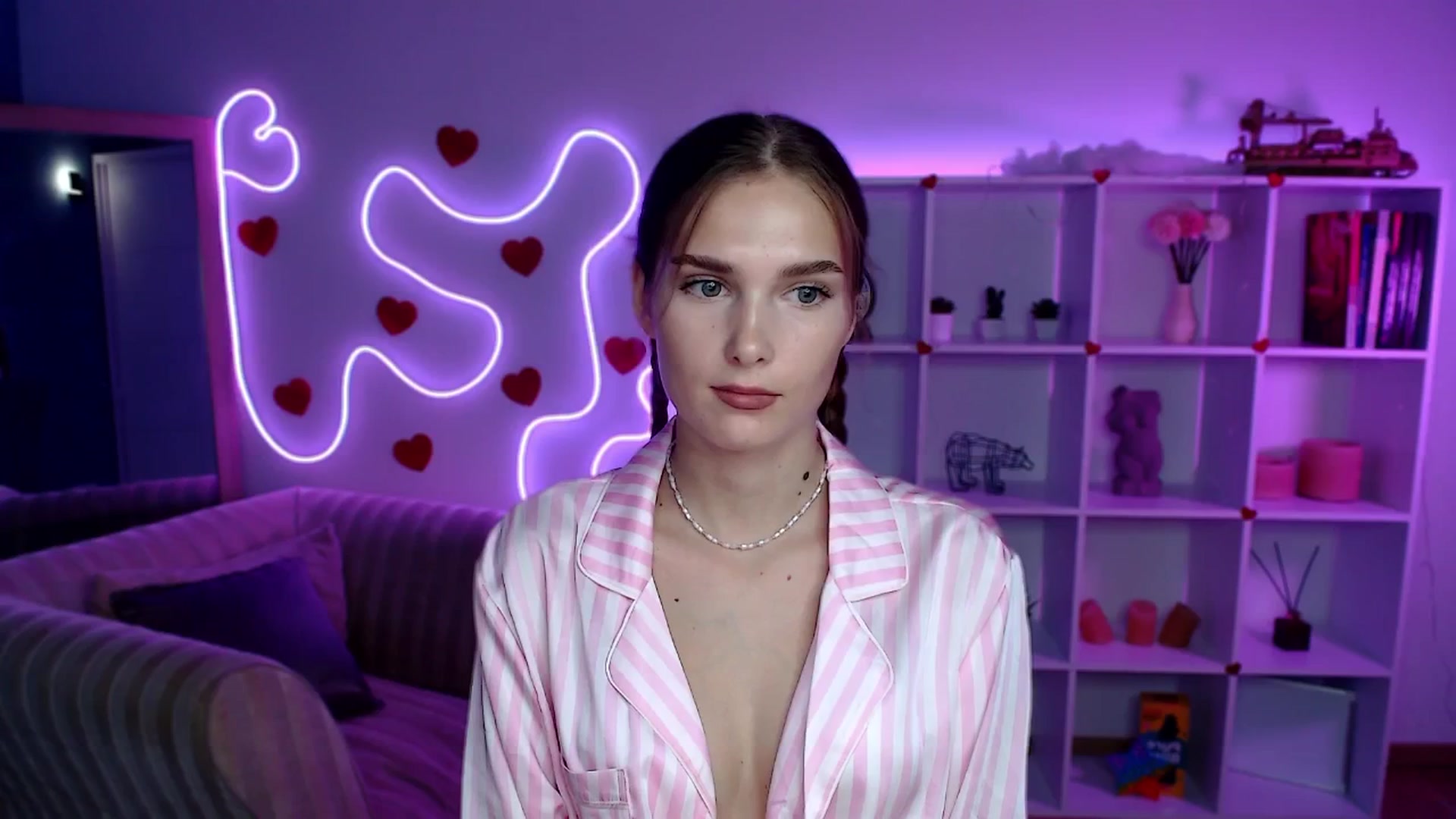 Gallery image thumbnail from Sirela's myfreecams stream on, 08/06/2025, 16:14 image 1 of 20