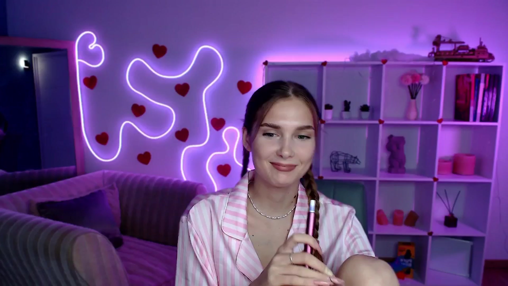 Gallery image thumbnail from Sirela's myfreecams stream on, 08/06/2025, 16:14 image 14 of 20