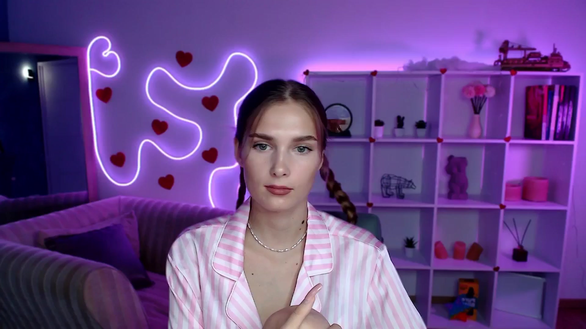 Gallery image thumbnail from Sirela's myfreecams stream on, 08/06/2025, 16:14 image 6 of 20