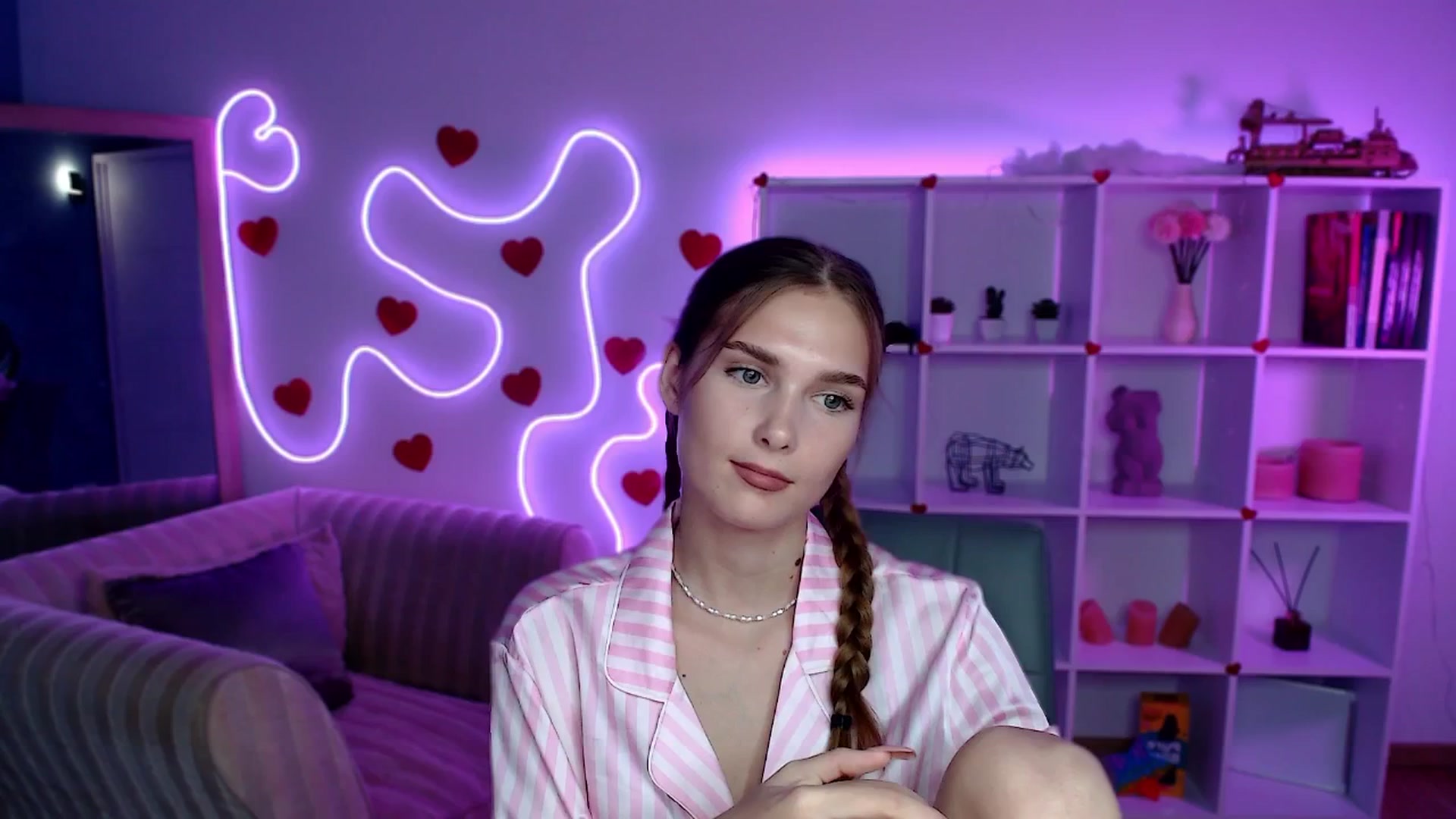 Gallery image thumbnail from Sirela's myfreecams stream on, 08/06/2025, 16:14 image 18 of 20