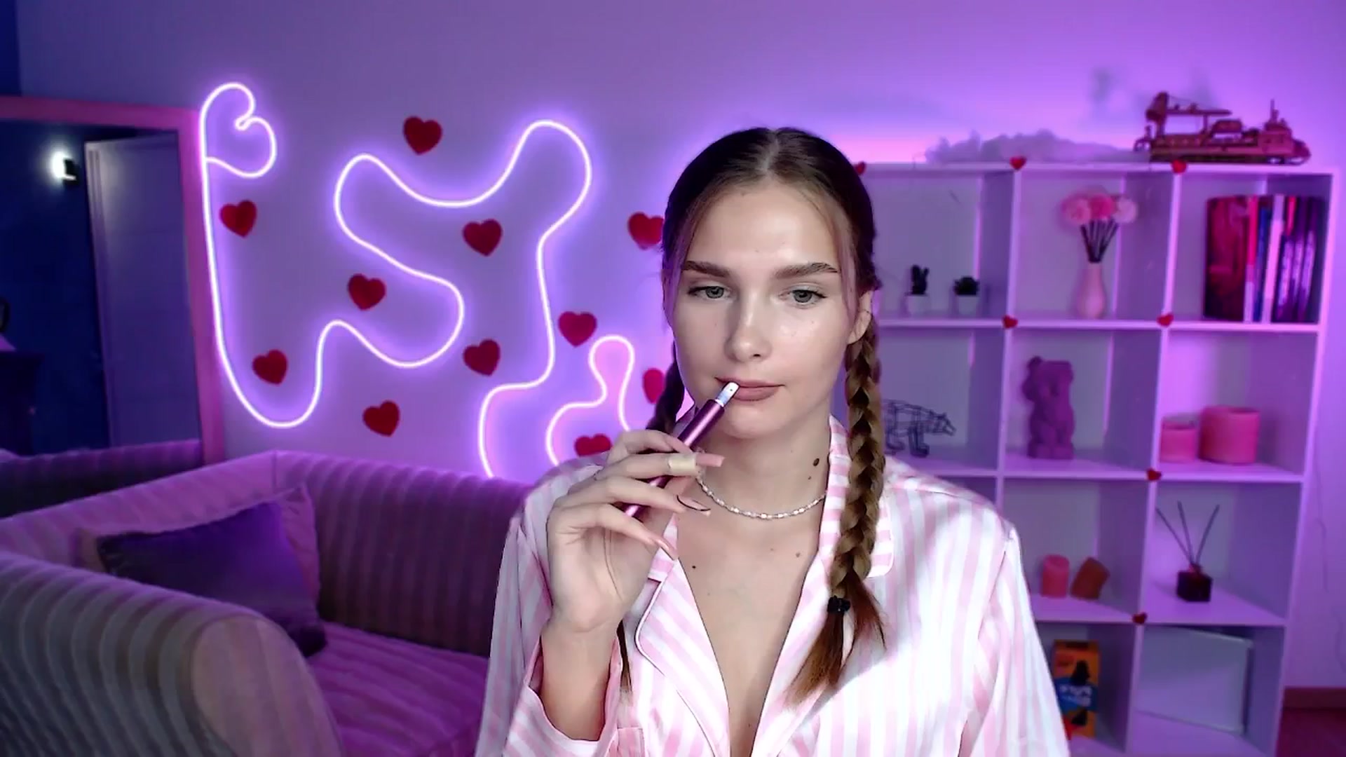 Gallery image thumbnail from Sirela's myfreecams stream on, 08/06/2025, 16:32 image 16 of 20