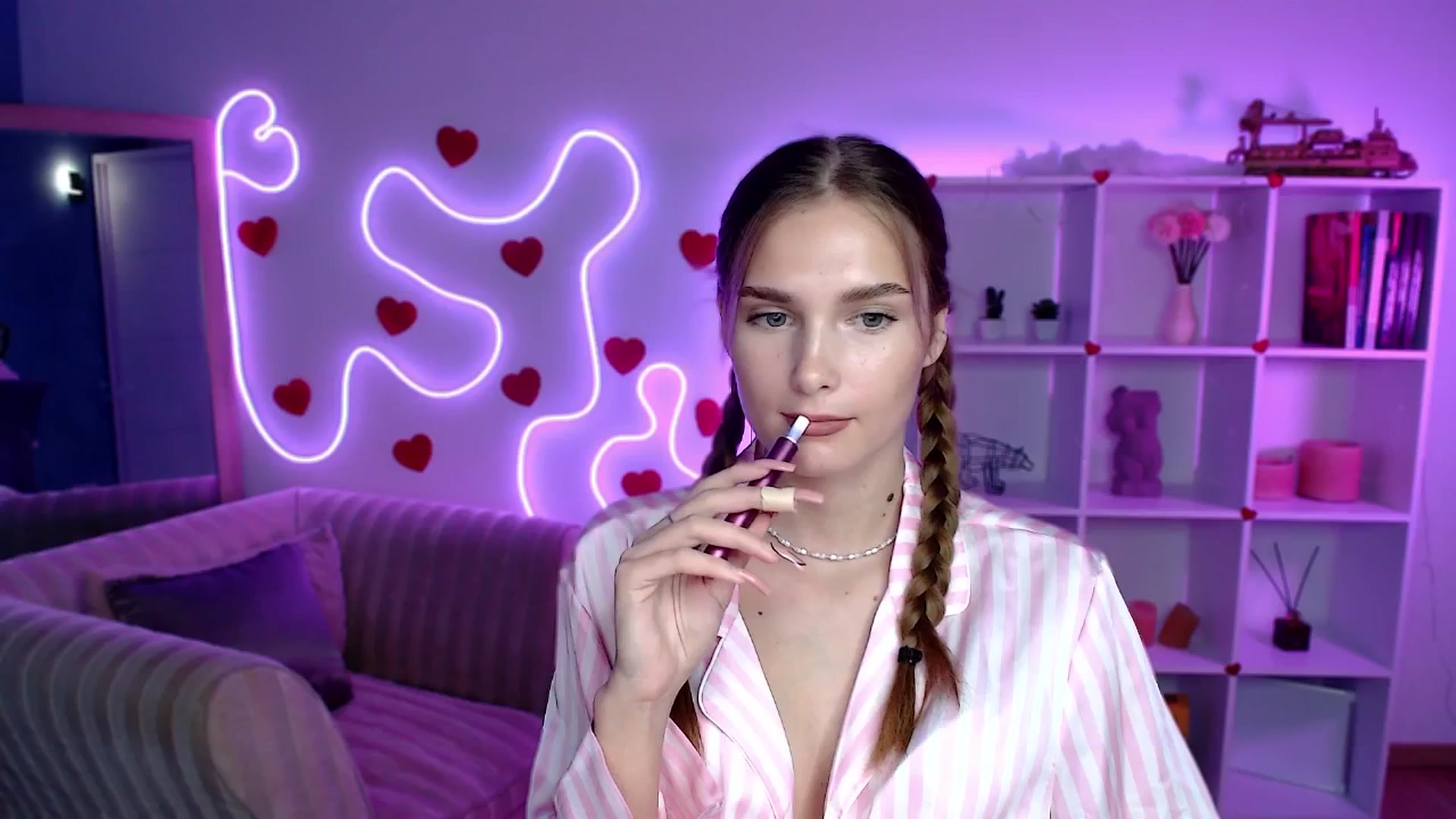 Gallery image thumbnail from Sirela's myfreecams stream on, 08/06/2025, 16:32 image 13 of 20