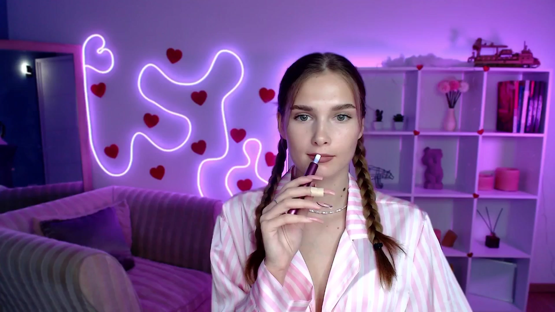 Gallery image thumbnail from Sirela's myfreecams stream on, 08/06/2025, 16:32 image 9 of 20