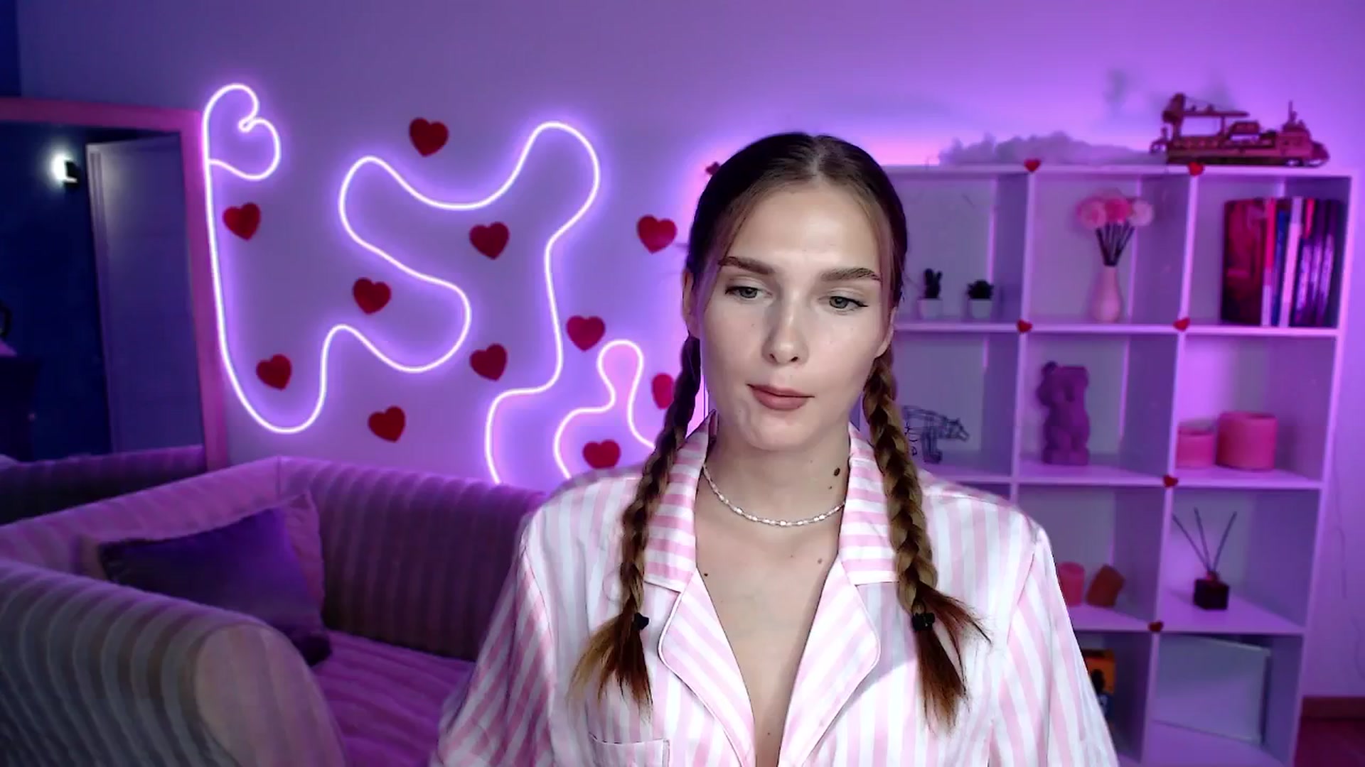 Gallery image thumbnail from Sirela's myfreecams stream on, 08/06/2025, 16:32 image 12 of 20