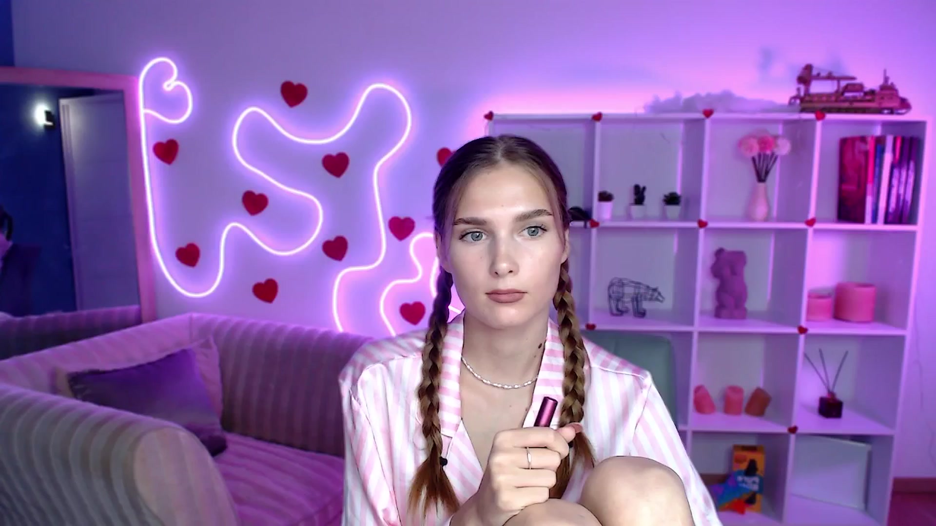 Gallery image thumbnail from Sirela's myfreecams stream on, 08/06/2025, 16:32 image 4 of 20