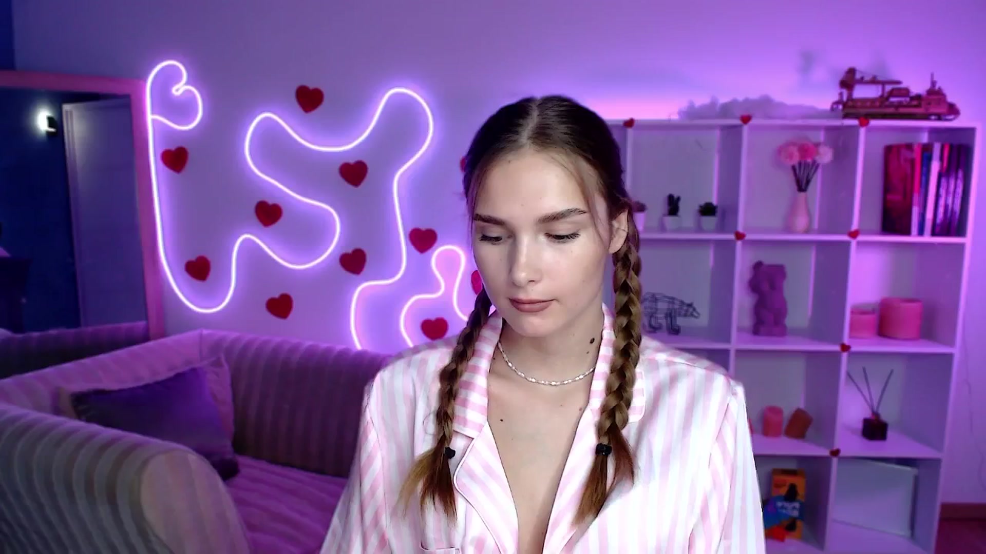 Gallery image thumbnail from Sirela's myfreecams stream on, 08/06/2025, 16:32 image 14 of 20