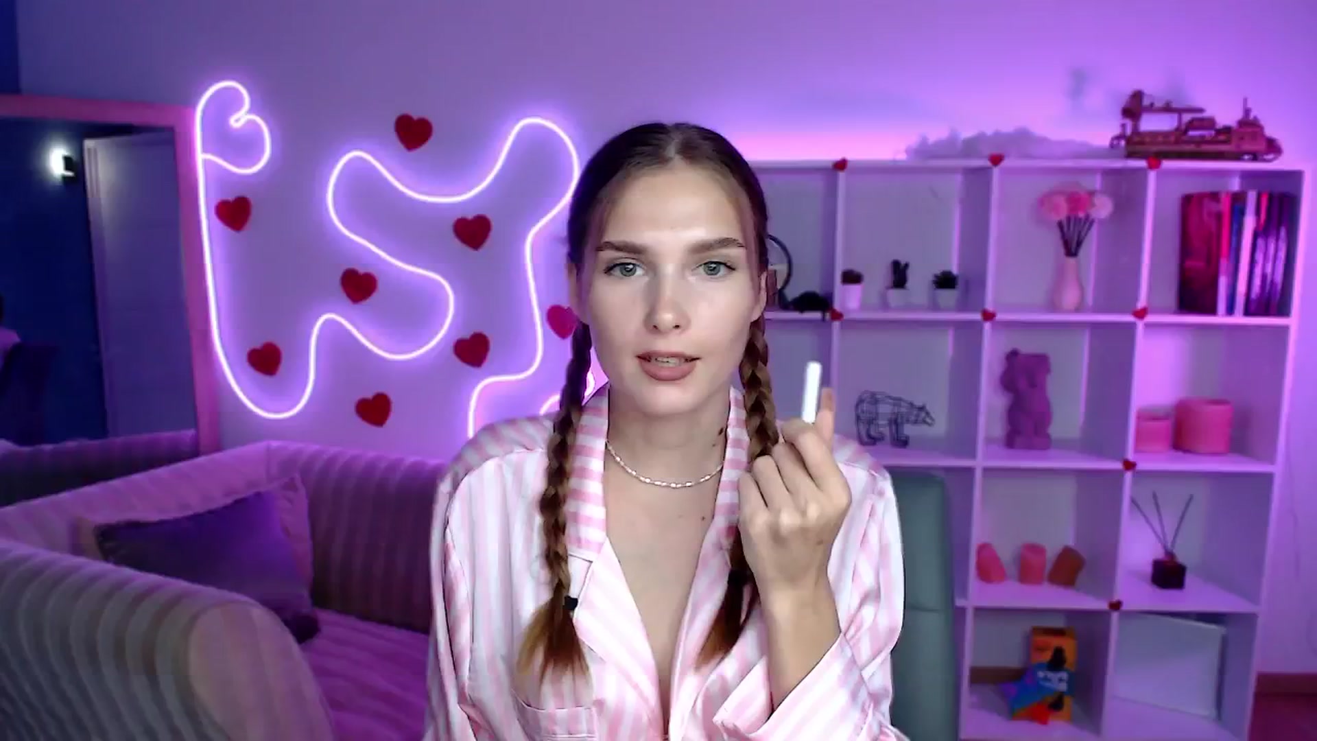 Gallery image thumbnail from Sirela's myfreecams stream on, 08/06/2025, 16:32 image 5 of 20