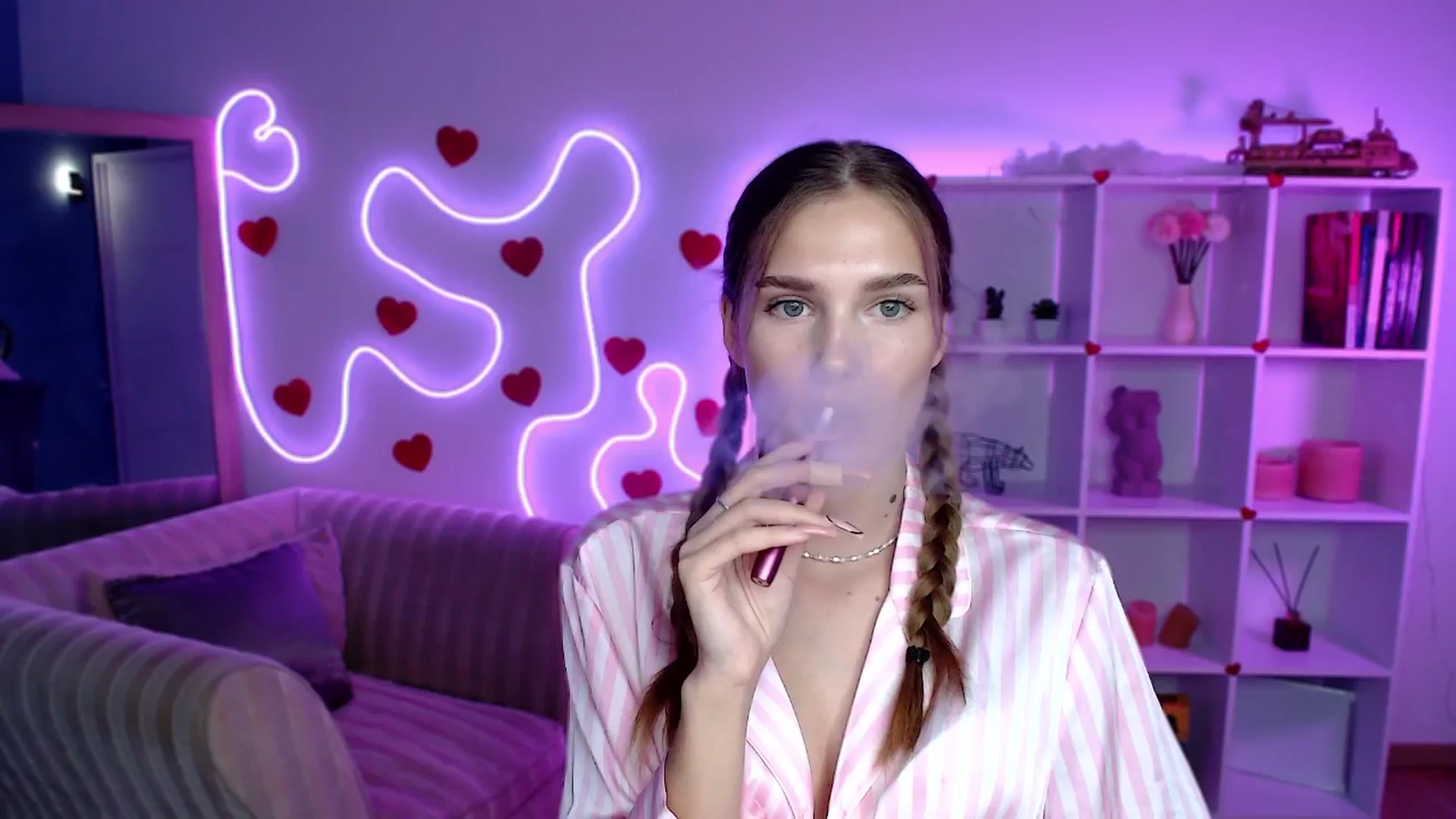 Gallery image thumbnail from Sirela's myfreecams stream on, 08/06/2025, 16:32 image 15 of 20