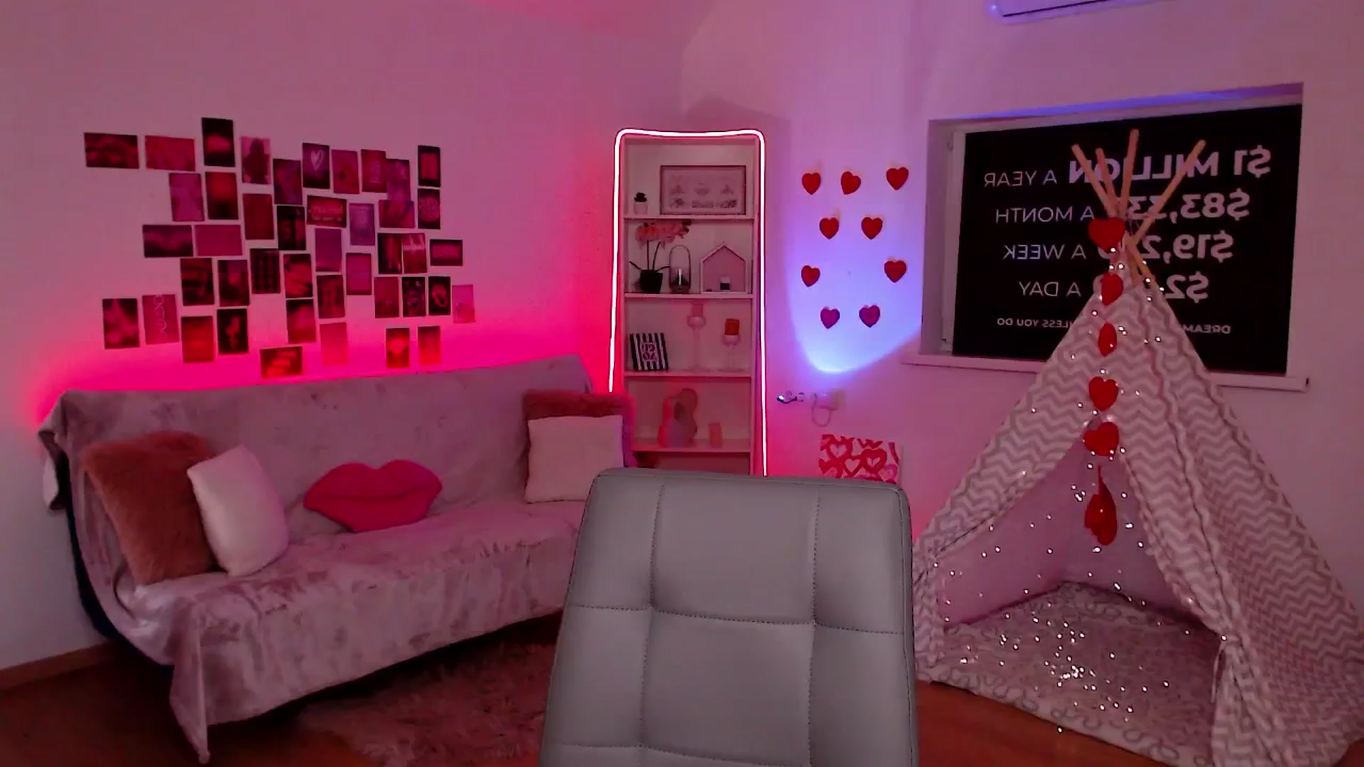 Gallery image thumbnail from Sirela's myfreecams stream on, 08/07/2025, 10:08 image 16 of 20