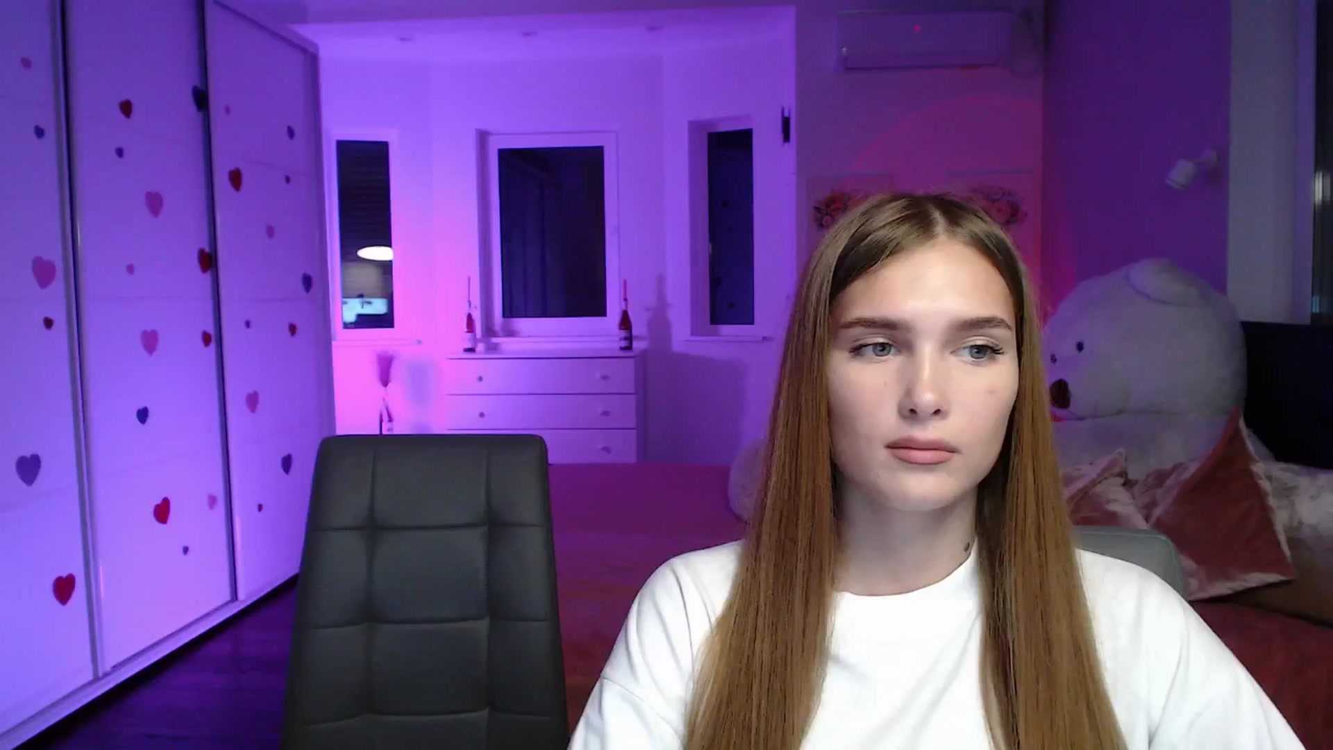 Gallery image thumbnail from Sirela's myfreecams stream on, 08/15/2025, 12:20 image 19 of 20