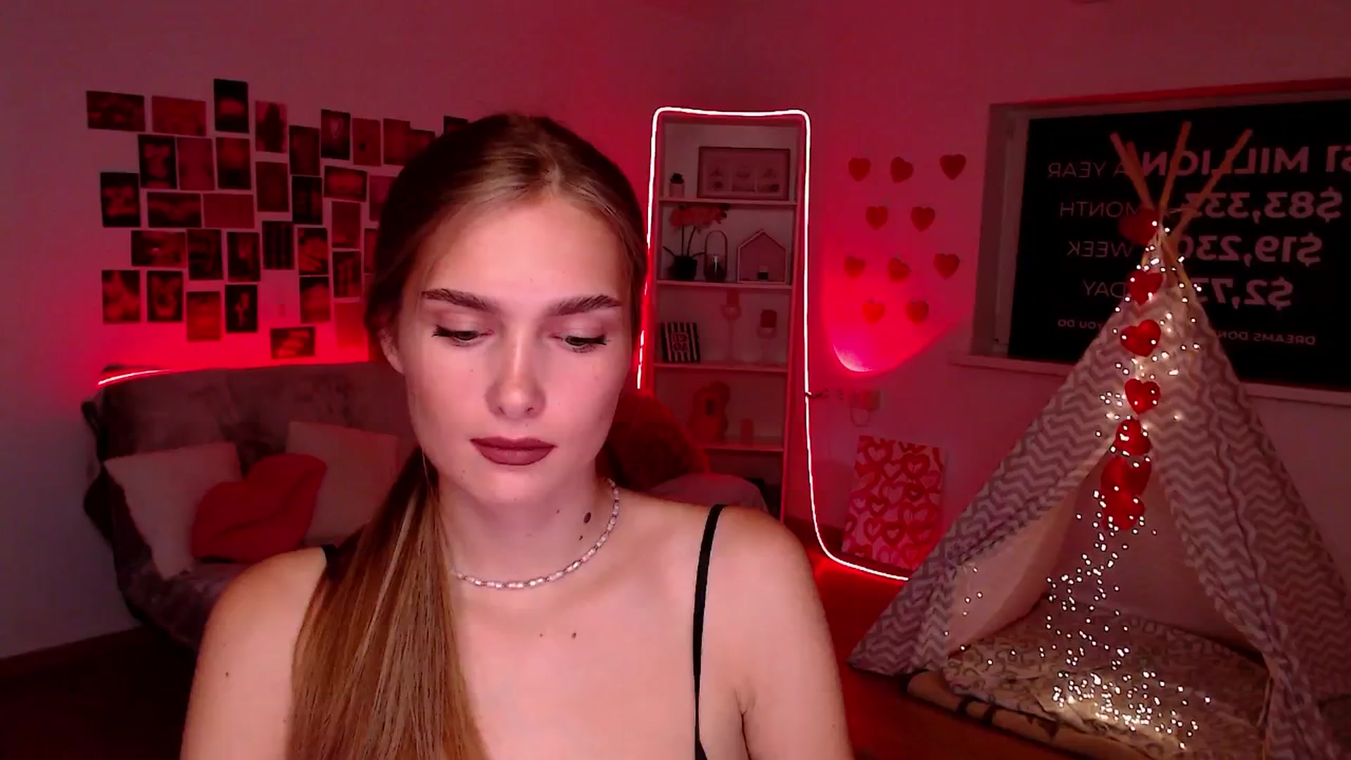 Gallery image thumbnail from Sirela's myfreecams stream on, 08/27/2025, 14:39 image 1 of 20