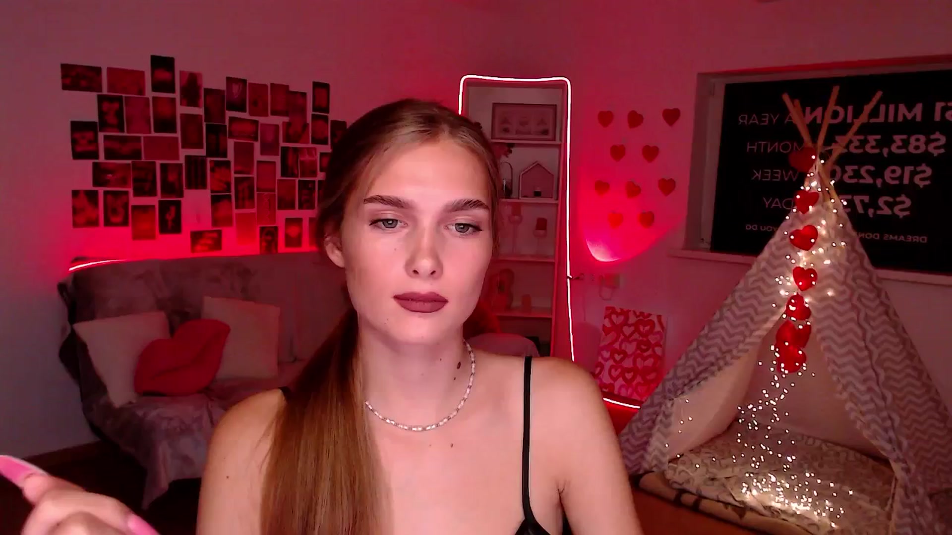 Gallery image thumbnail from Sirela's myfreecams stream on, 08/27/2025, 14:39 image 16 of 20