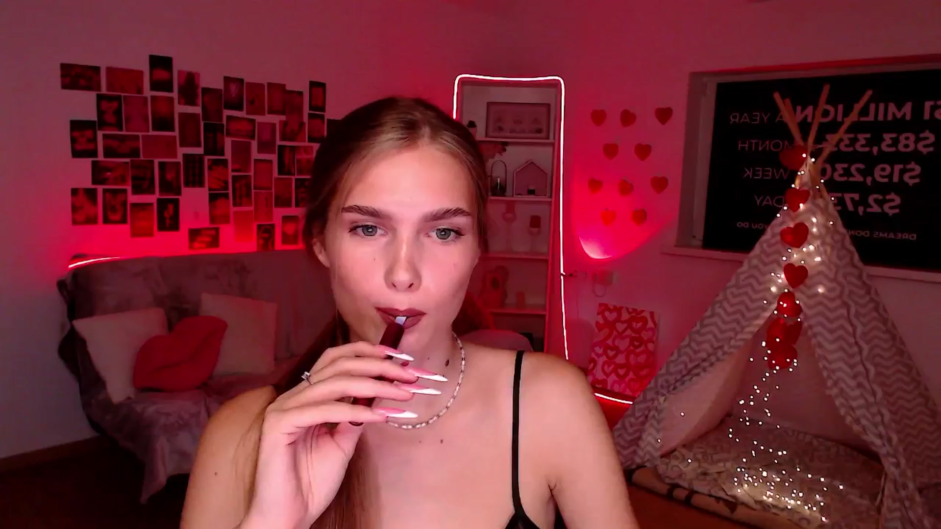 Gallery image thumbnail from Sirela's myfreecams stream on, 08/27/2025, 14:39 image 15 of 20