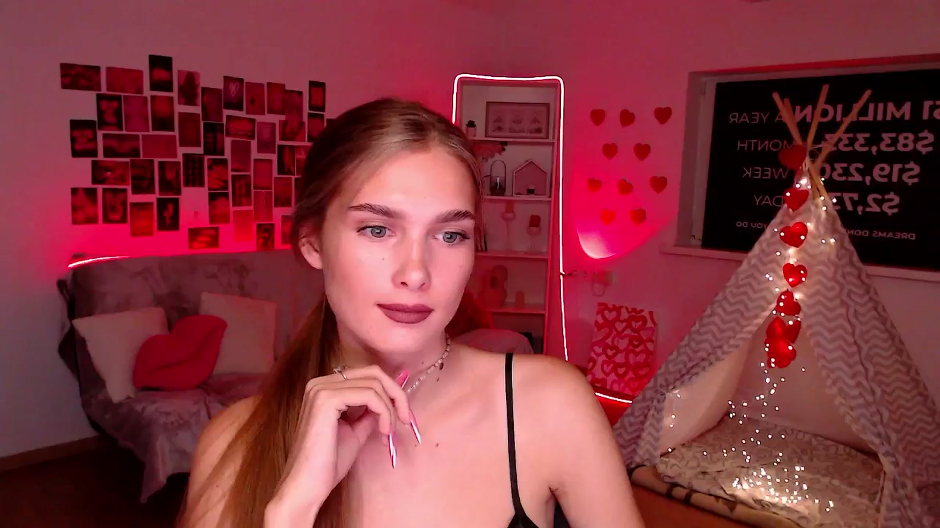 Gallery image thumbnail from Sirela's myfreecams stream on, 08/27/2025, 14:39 image 11 of 20