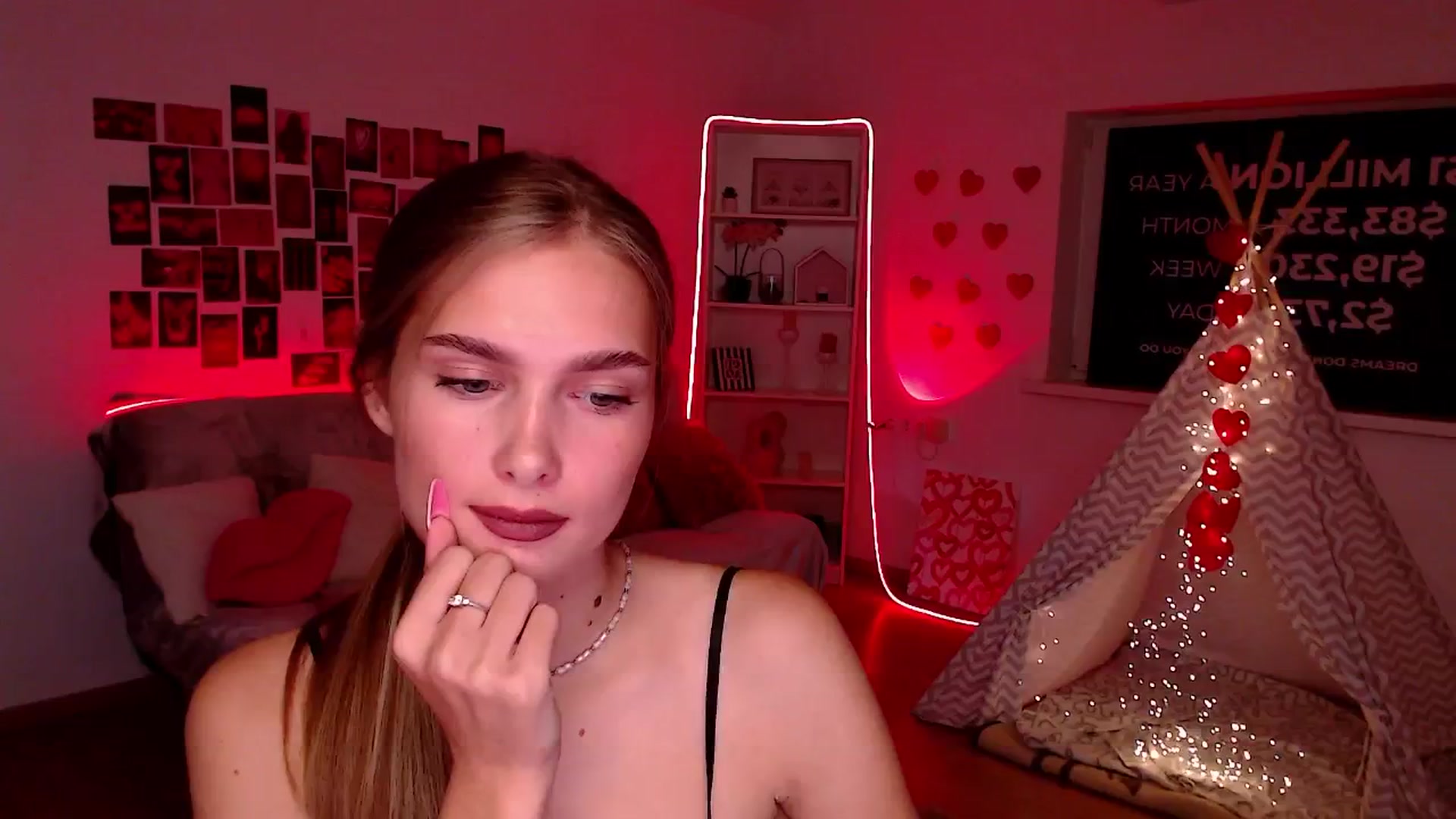 Gallery image thumbnail from Sirela's myfreecams stream on, 08/27/2025, 14:39 image 5 of 20