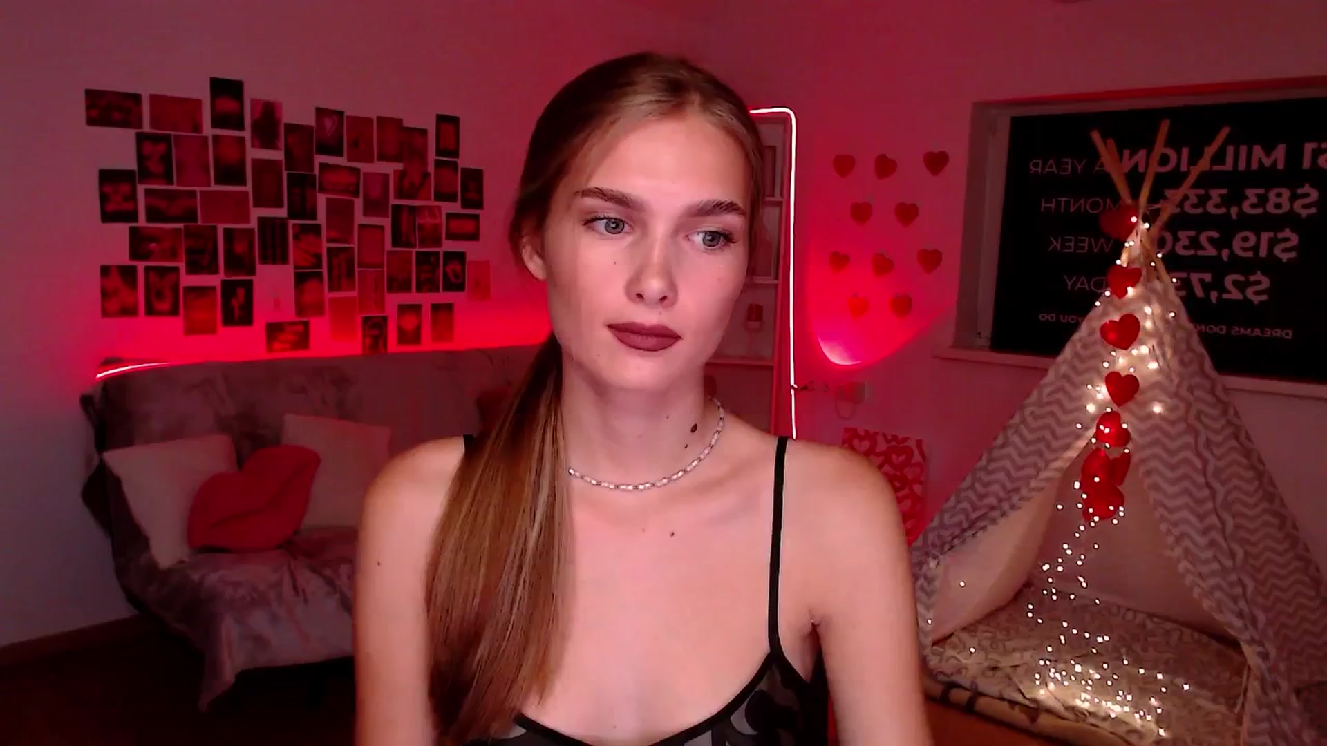 Gallery image thumbnail from Sirela's myfreecams stream on, 08/27/2025, 14:39 image 8 of 20