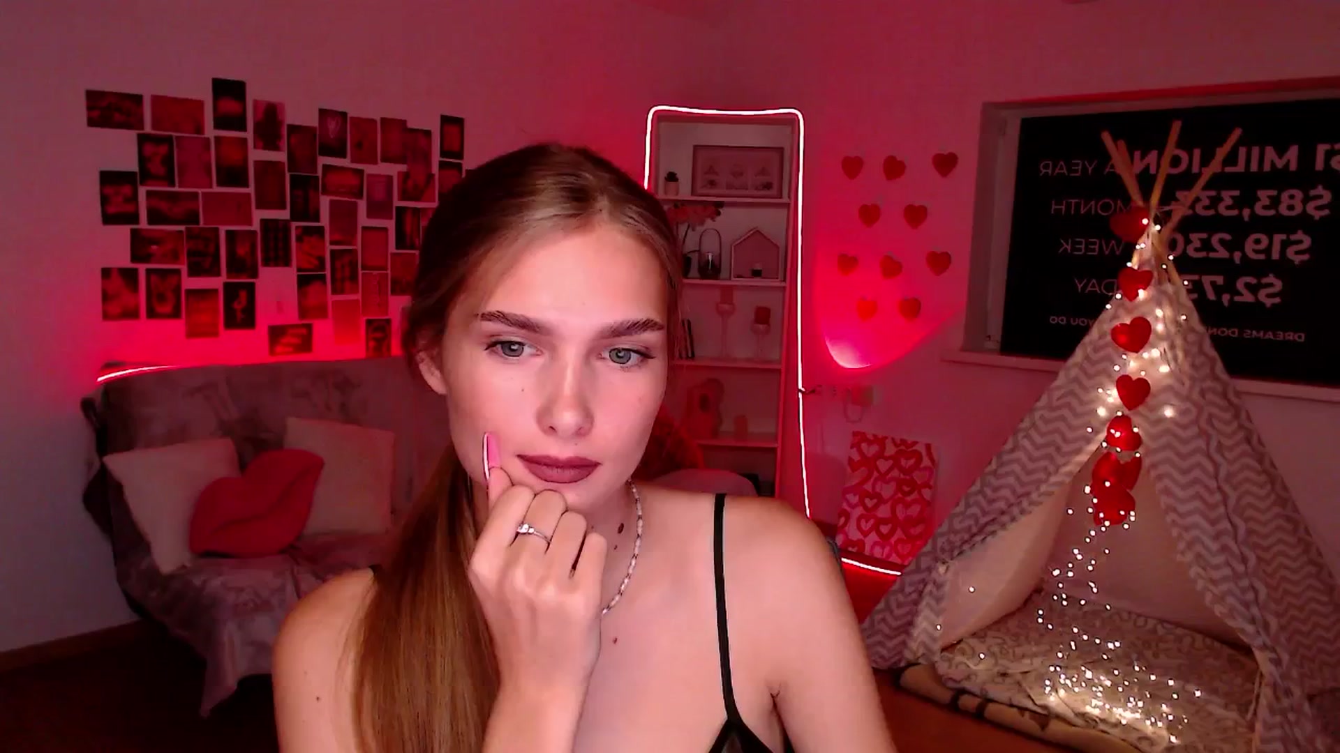 Gallery image thumbnail from Sirela's myfreecams stream on, 08/27/2025, 14:39 image 13 of 20