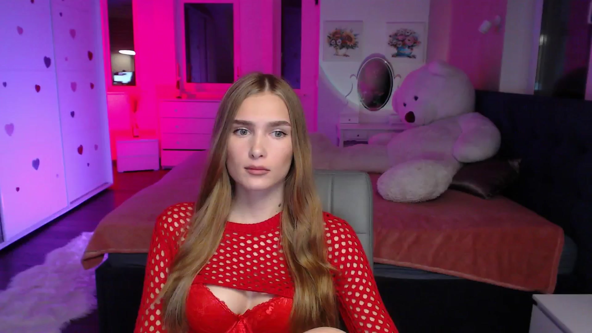 Gallery image thumbnail from Sirela's myfreecams stream on, 09/08/2025, 01:50 image 16 of 20