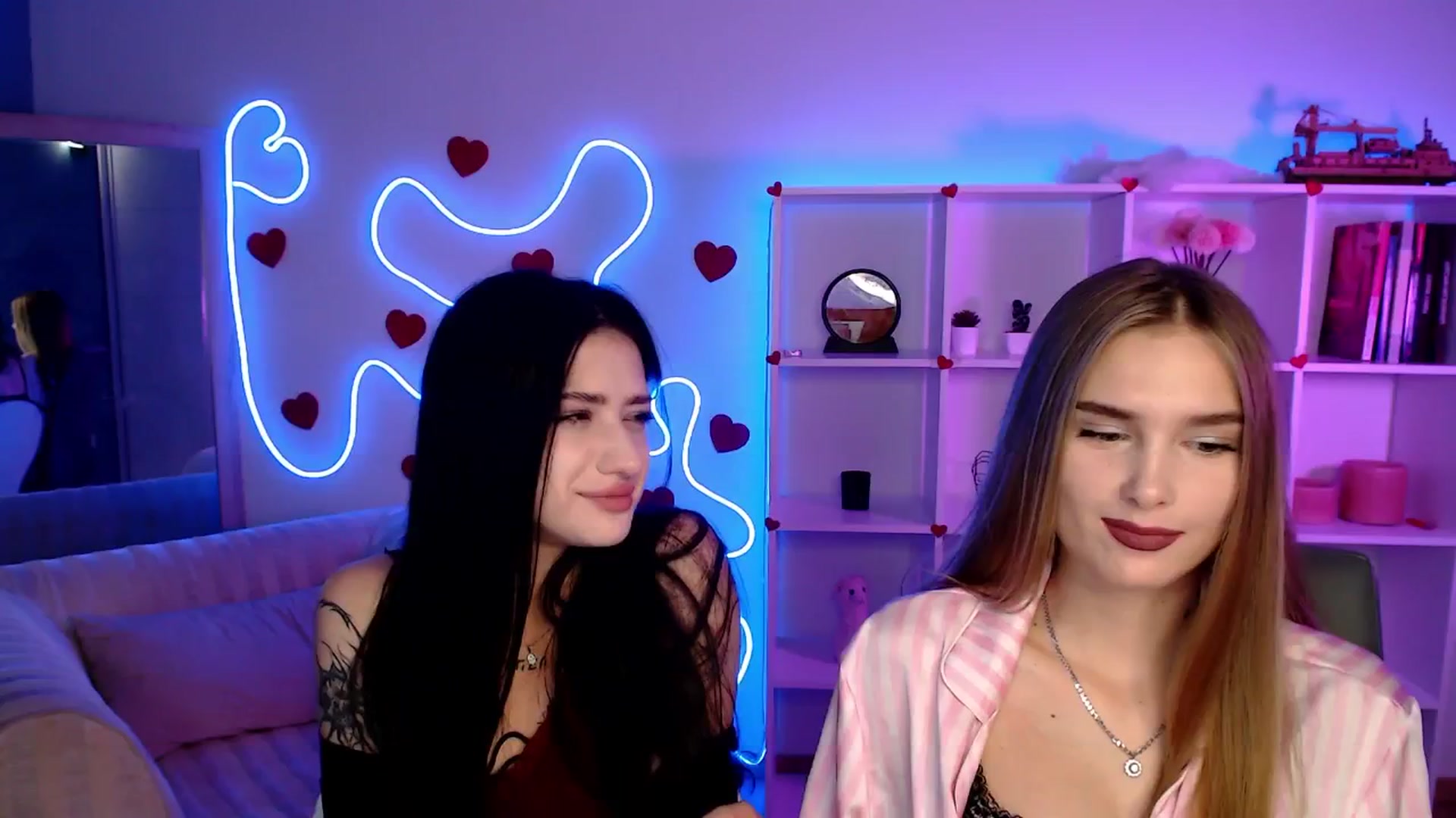 Gallery image thumbnail from Sirela's myfreecams stream on, 09/22/2025, 01:05 image 1 of 20