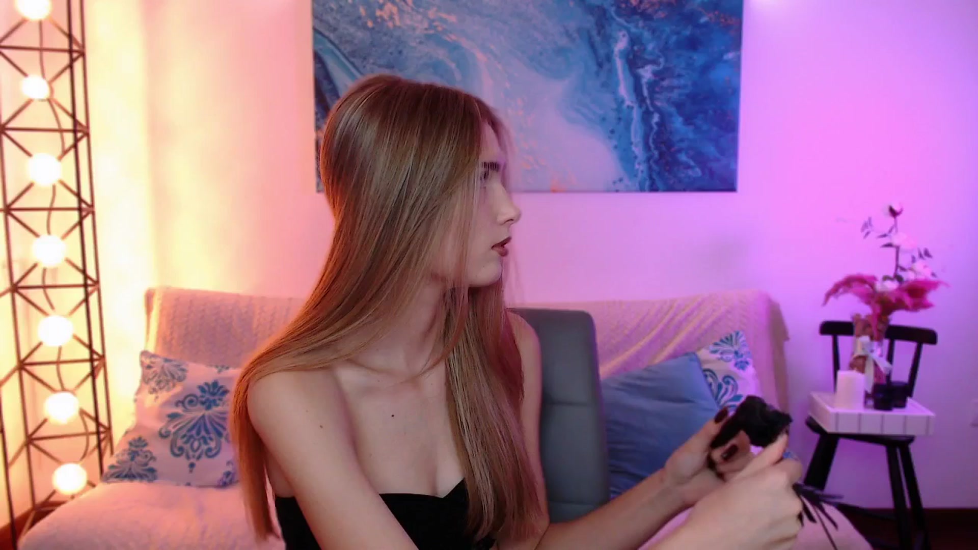 Gallery image thumbnail from Sirela's myfreecams stream on, 10/16/2025, 14:11 image 15 of 20