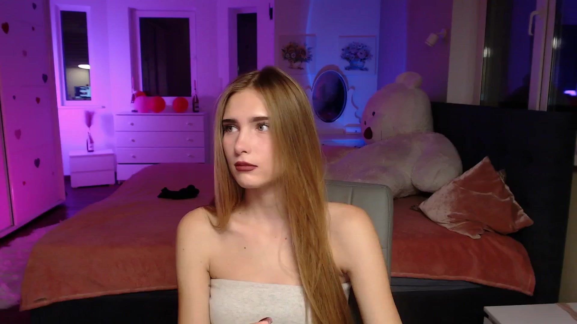 Gallery image thumbnail from Sirela's myfreecams stream on, 10/17/2025, 15:22 image 16 of 20