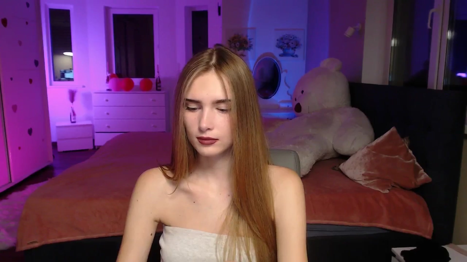 Gallery image thumbnail from Sirela's myfreecams stream on, 10/17/2025, 15:22 image 7 of 20