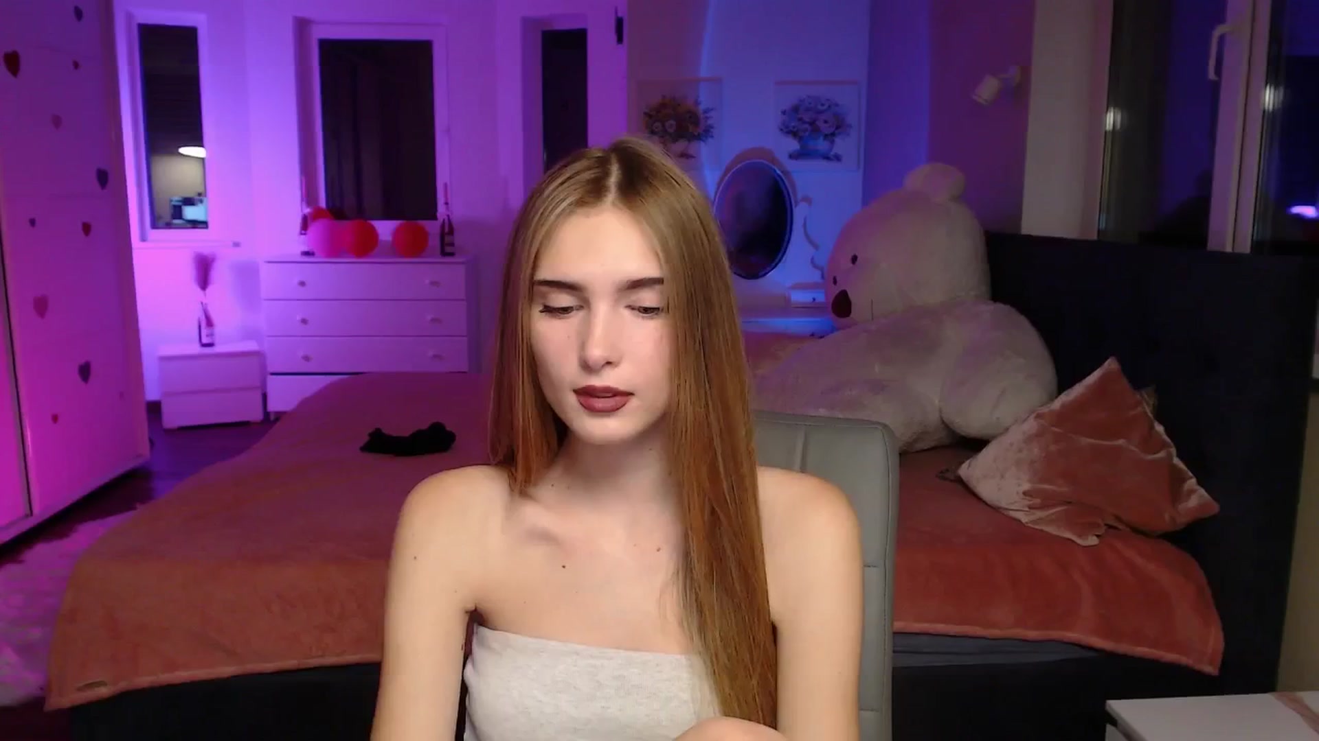 Gallery image thumbnail from Sirela's myfreecams stream on, 10/17/2025, 15:22 image 18 of 20