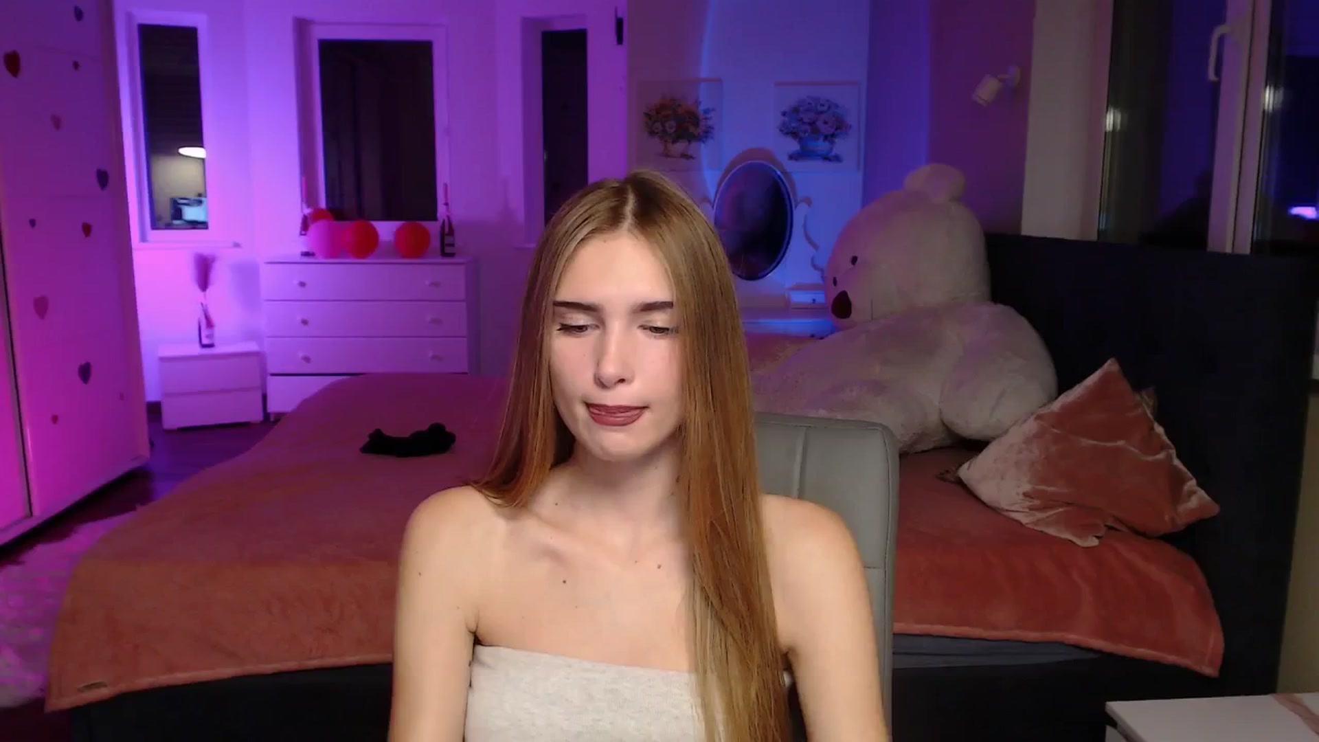 Gallery image thumbnail from Sirela's myfreecams stream on, 10/17/2025, 15:22 image 20 of 20