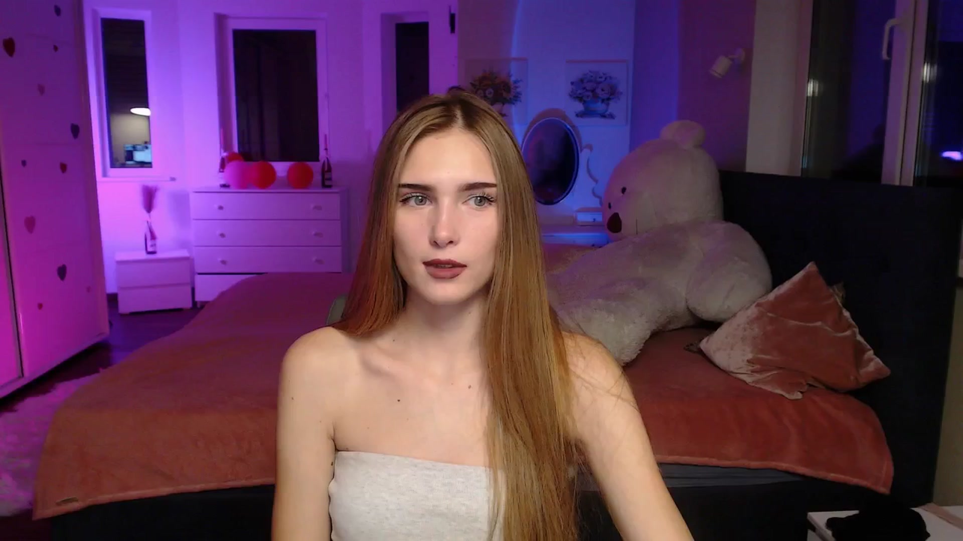 Gallery image thumbnail from Sirela's myfreecams stream on, 10/17/2025, 15:22 image 1 of 20