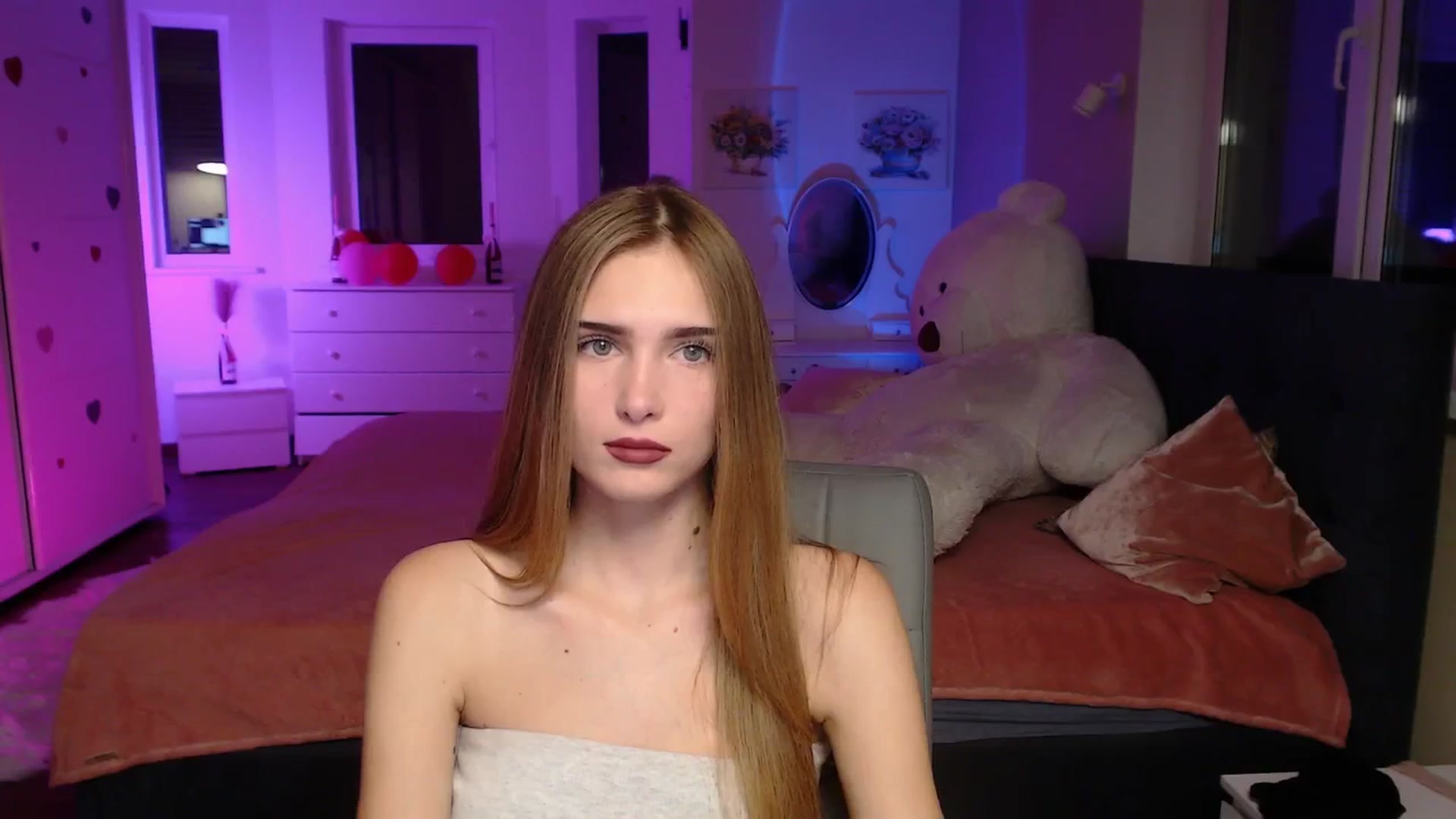 Gallery image thumbnail from Sirela's myfreecams stream on, 10/17/2025, 15:22 image 10 of 20