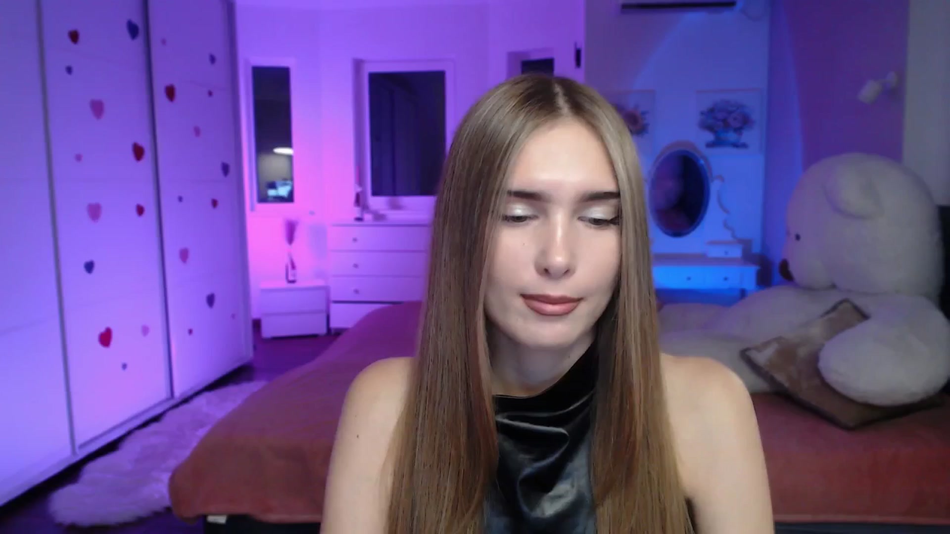 Gallery image thumbnail from Sirela's myfreecams stream on, 10/24/2025, 10:45 image 1 of 20