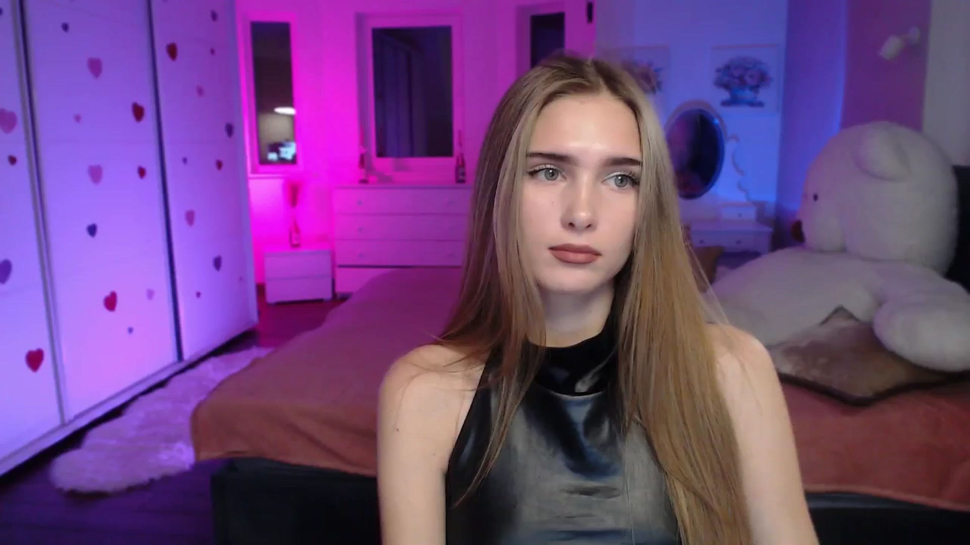 Gallery image thumbnail from Sirela's myfreecams stream on, 10/24/2025, 15:30 image 7 of 20