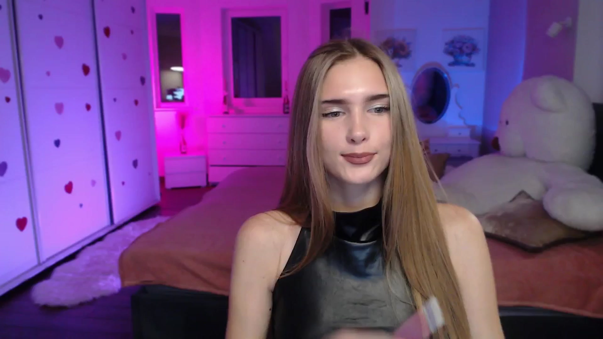 Gallery image thumbnail from Sirela's myfreecams stream on, 10/24/2025, 15:30 image 17 of 20