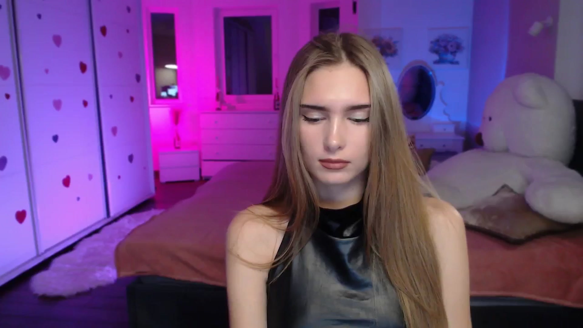 Gallery image thumbnail from Sirela's myfreecams stream on, 10/24/2025, 15:30 image 6 of 20