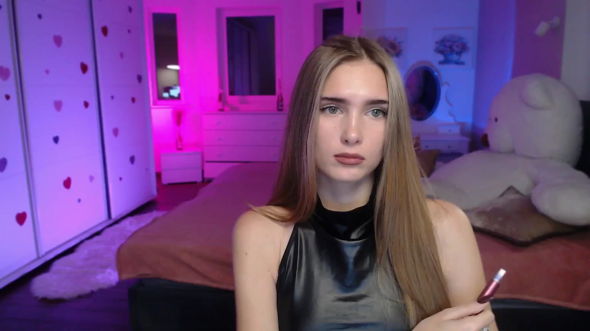 Gallery image thumbnail from Sirela's myfreecams stream on, 10/24/2025, 15:30 image 15 of 20