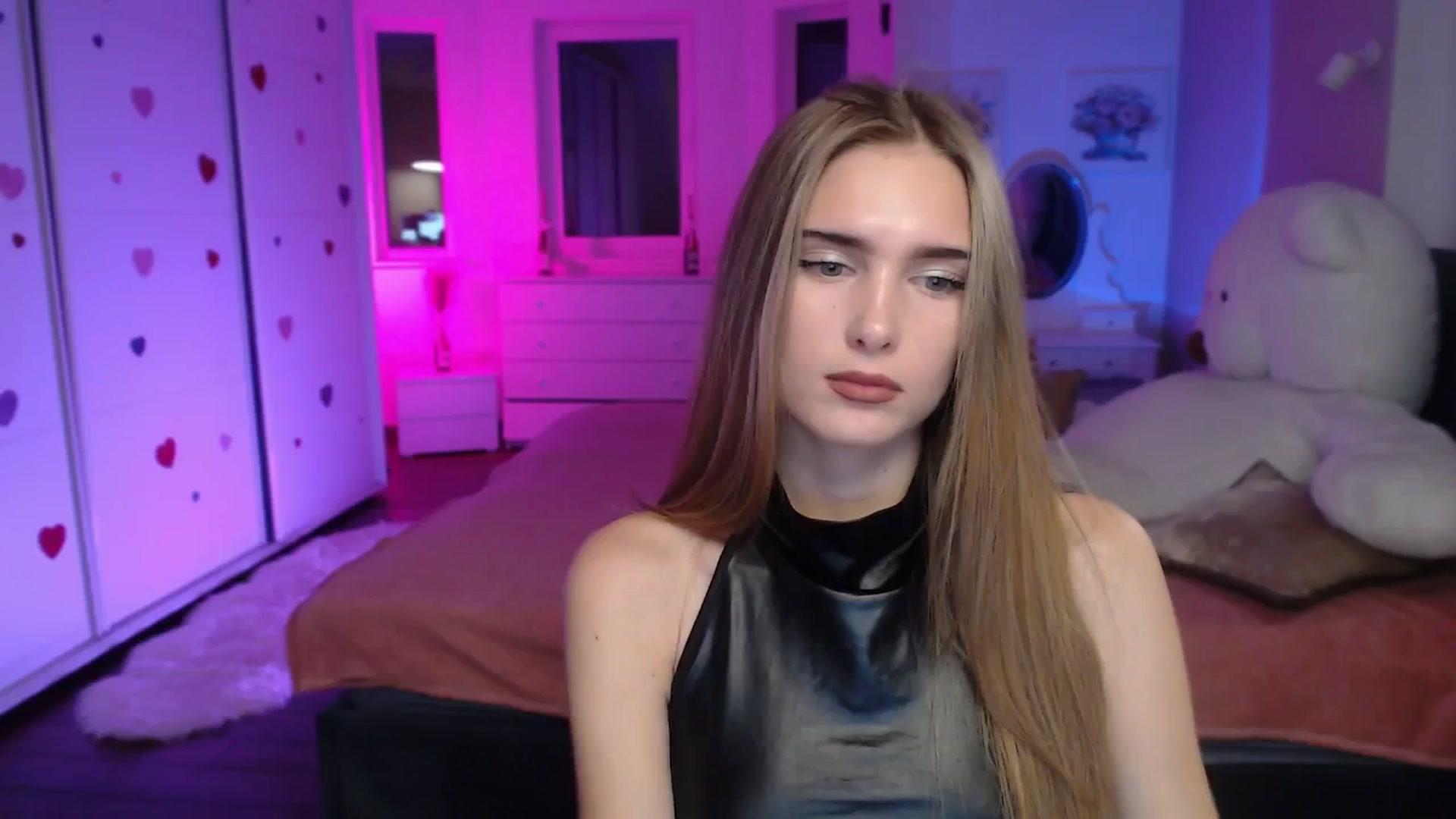 Gallery image thumbnail from Sirela's myfreecams stream on, 10/24/2025, 15:30 image 10 of 20