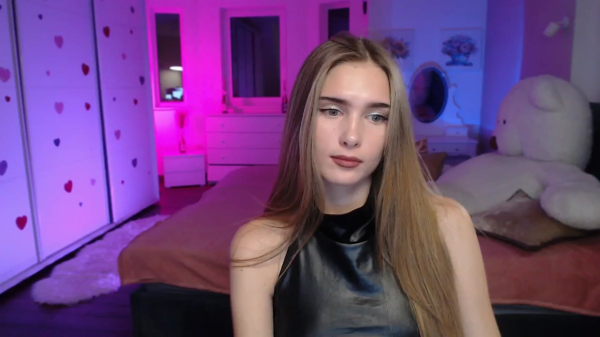 Gallery image thumbnail from Sirela's myfreecams stream on, 10/24/2025, 15:30 image 5 of 20