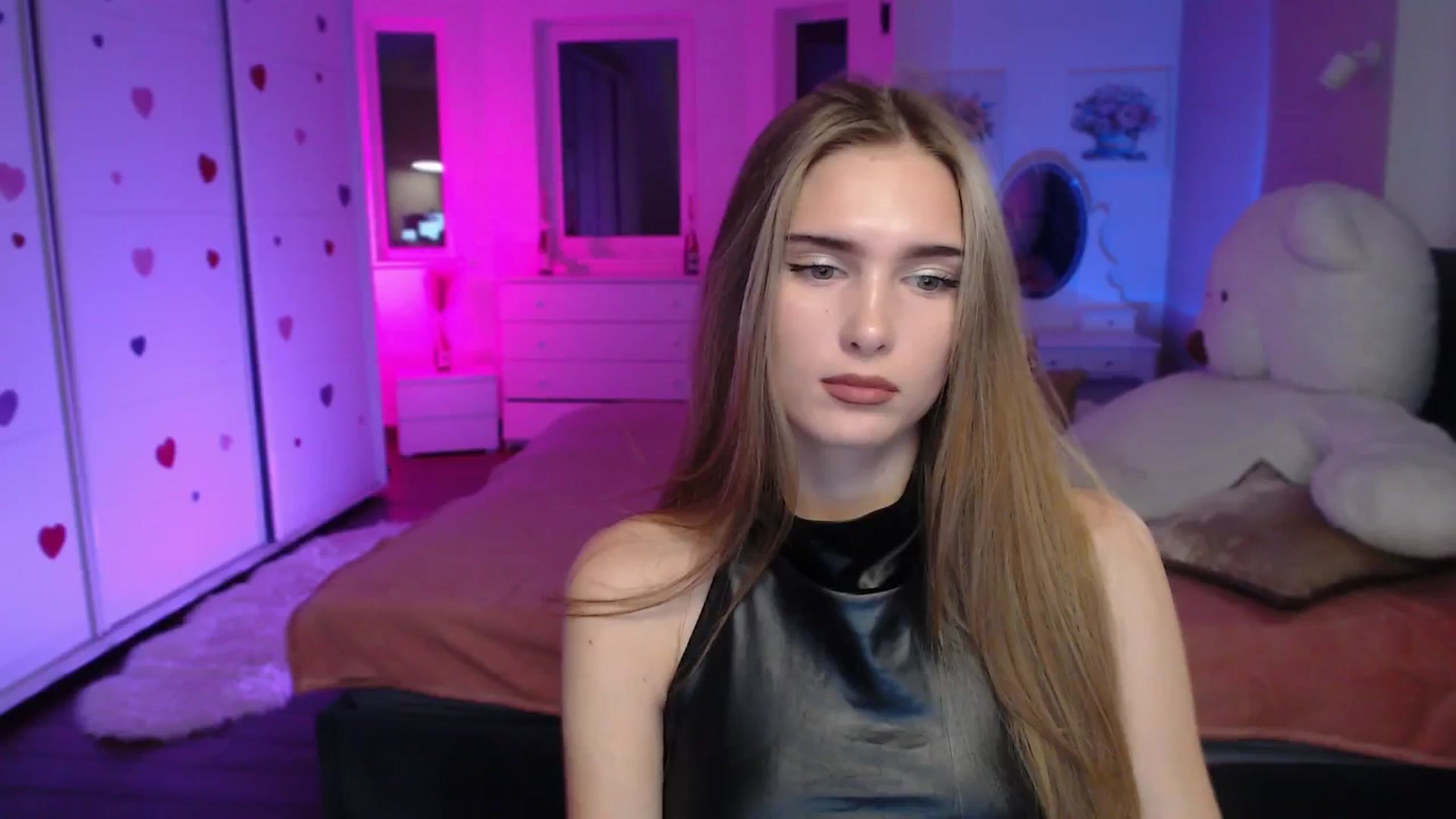 Gallery image thumbnail from Sirela's myfreecams stream on, 10/24/2025, 15:30 image 4 of 20