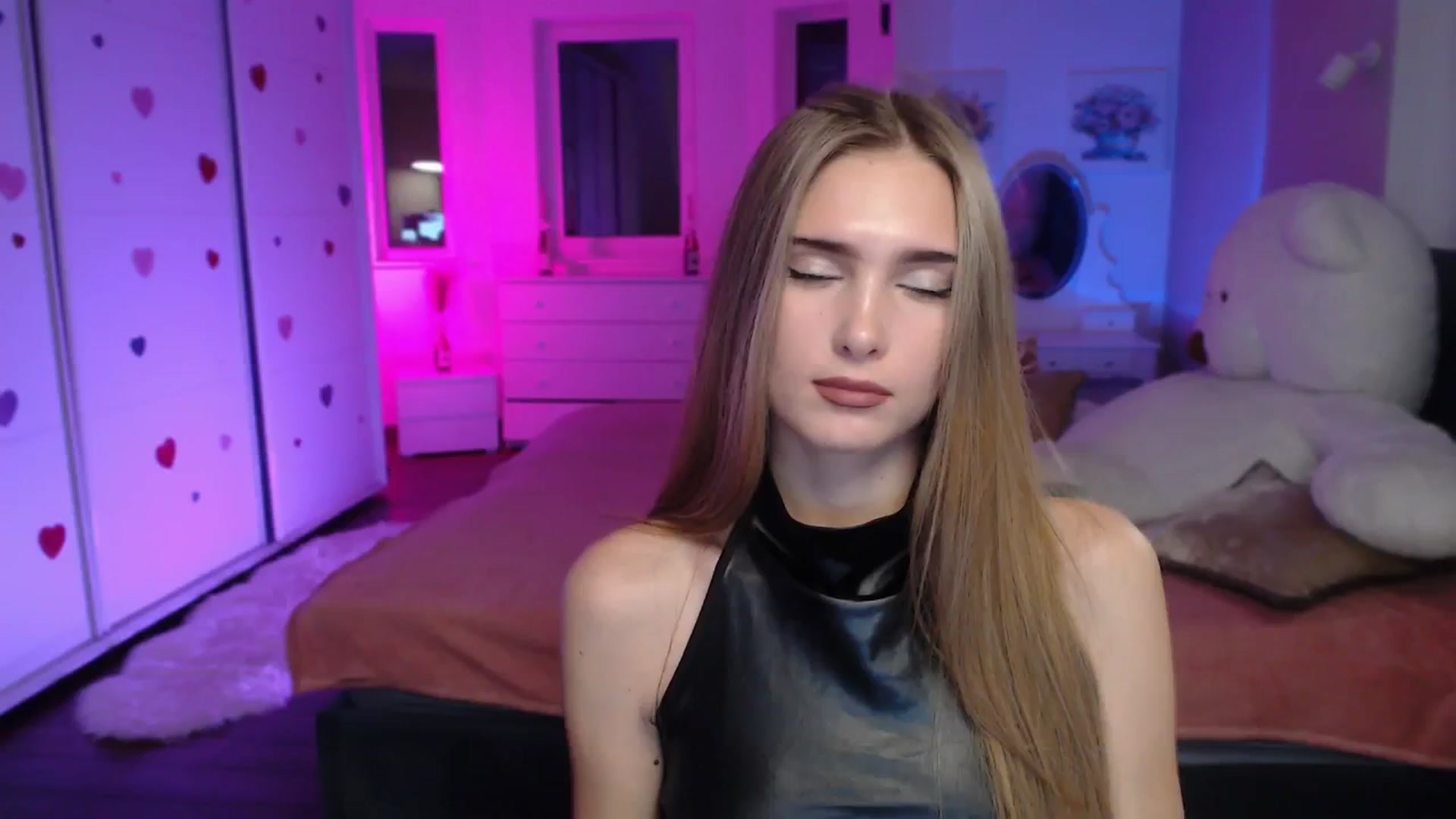 Gallery image thumbnail from Sirela's myfreecams stream on, 10/24/2025, 15:30 image 13 of 20
