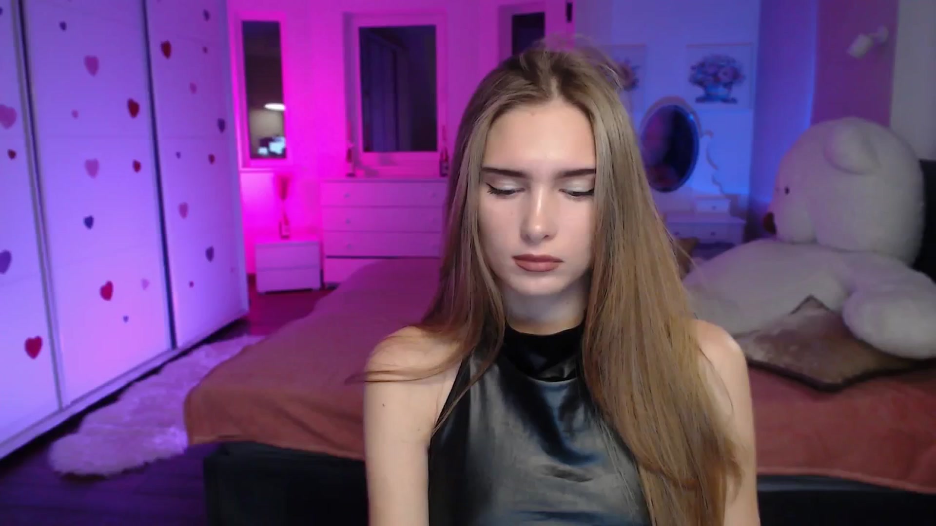 Gallery image thumbnail from Sirela's myfreecams stream on, 10/24/2025, 15:30 image 3 of 20