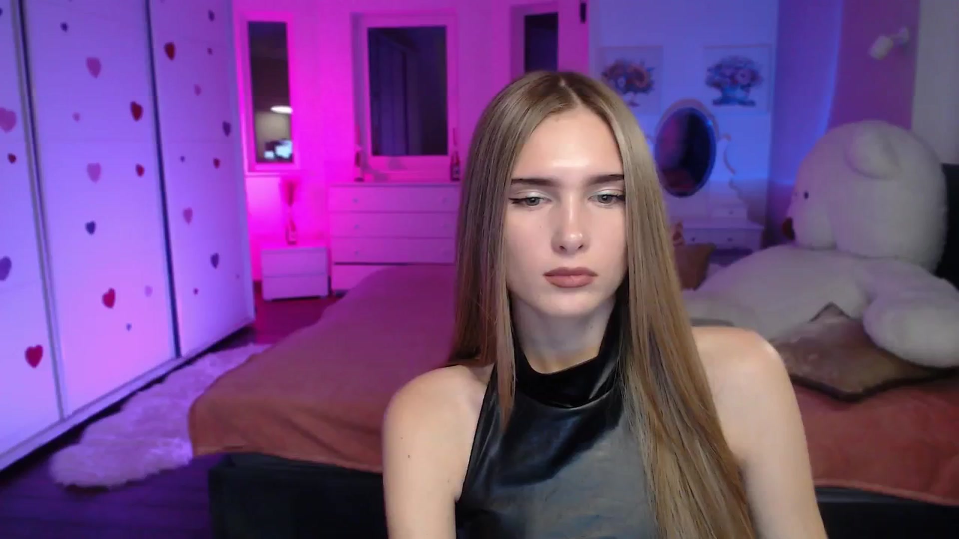 Gallery image thumbnail from Sirela's myfreecams stream on, 10/24/2025, 16:58 image 6 of 20