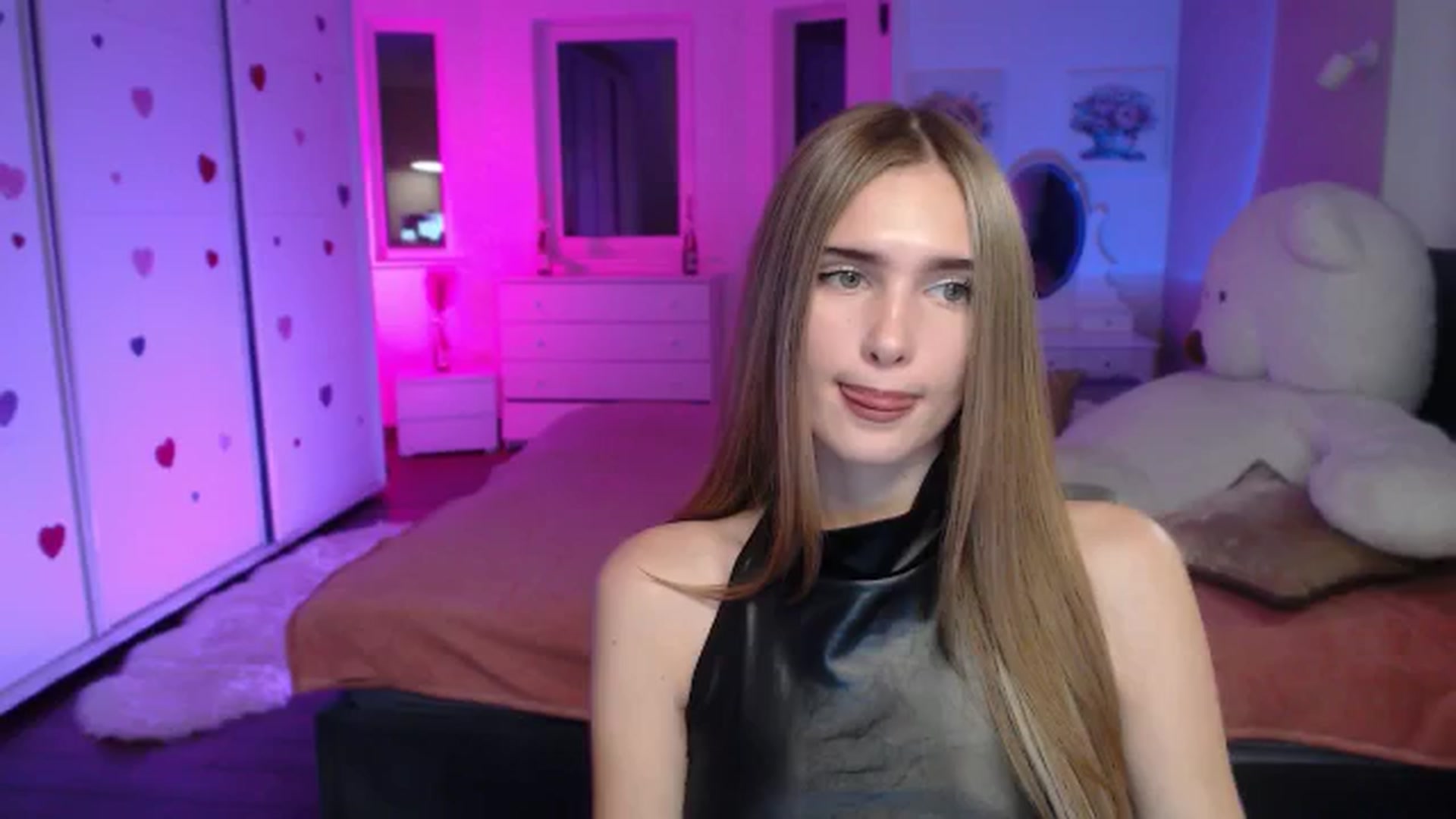 Gallery image thumbnail from Sirela's myfreecams stream on, 10/24/2025, 16:58 image 9 of 20