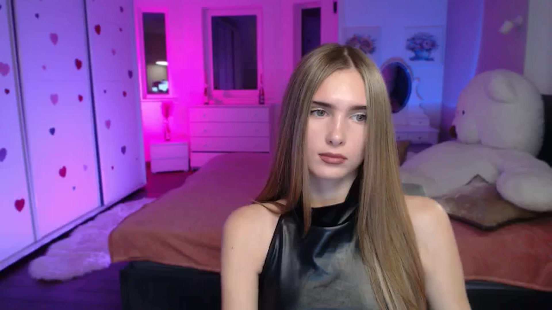 Gallery image thumbnail from Sirela's myfreecams stream on, 10/24/2025, 16:58 image 11 of 20