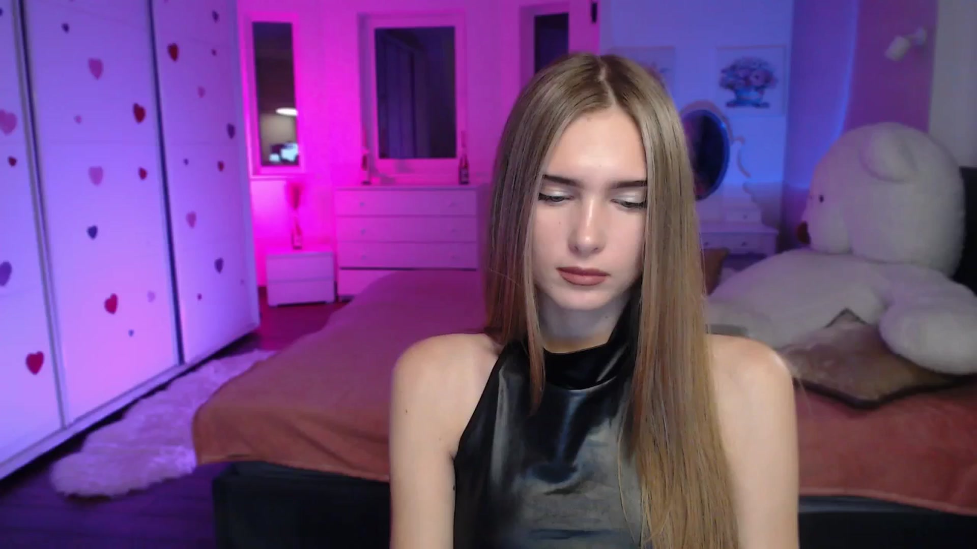 Gallery image thumbnail from Sirela's myfreecams stream on, 10/24/2025, 16:58 image 3 of 20