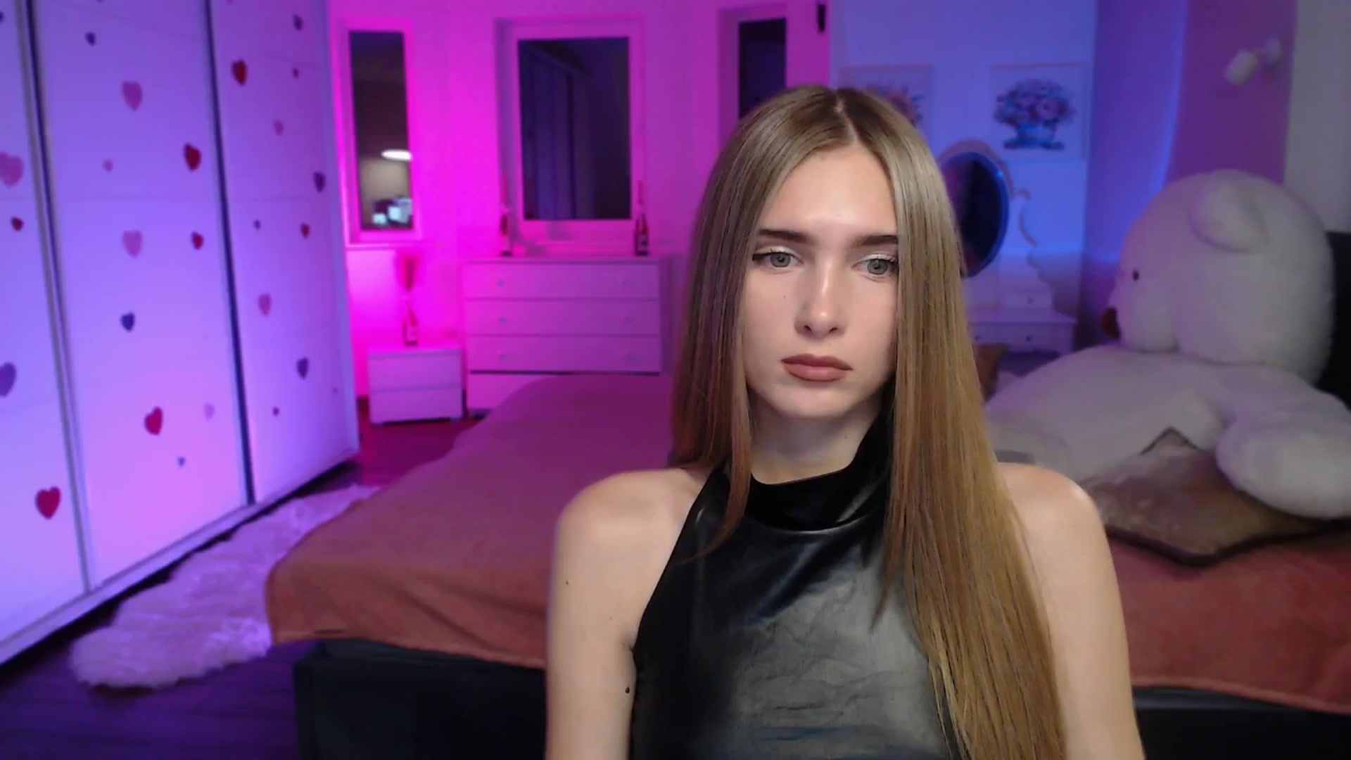 Gallery image thumbnail from Sirela's myfreecams stream on, 10/24/2025, 16:58 image 4 of 20