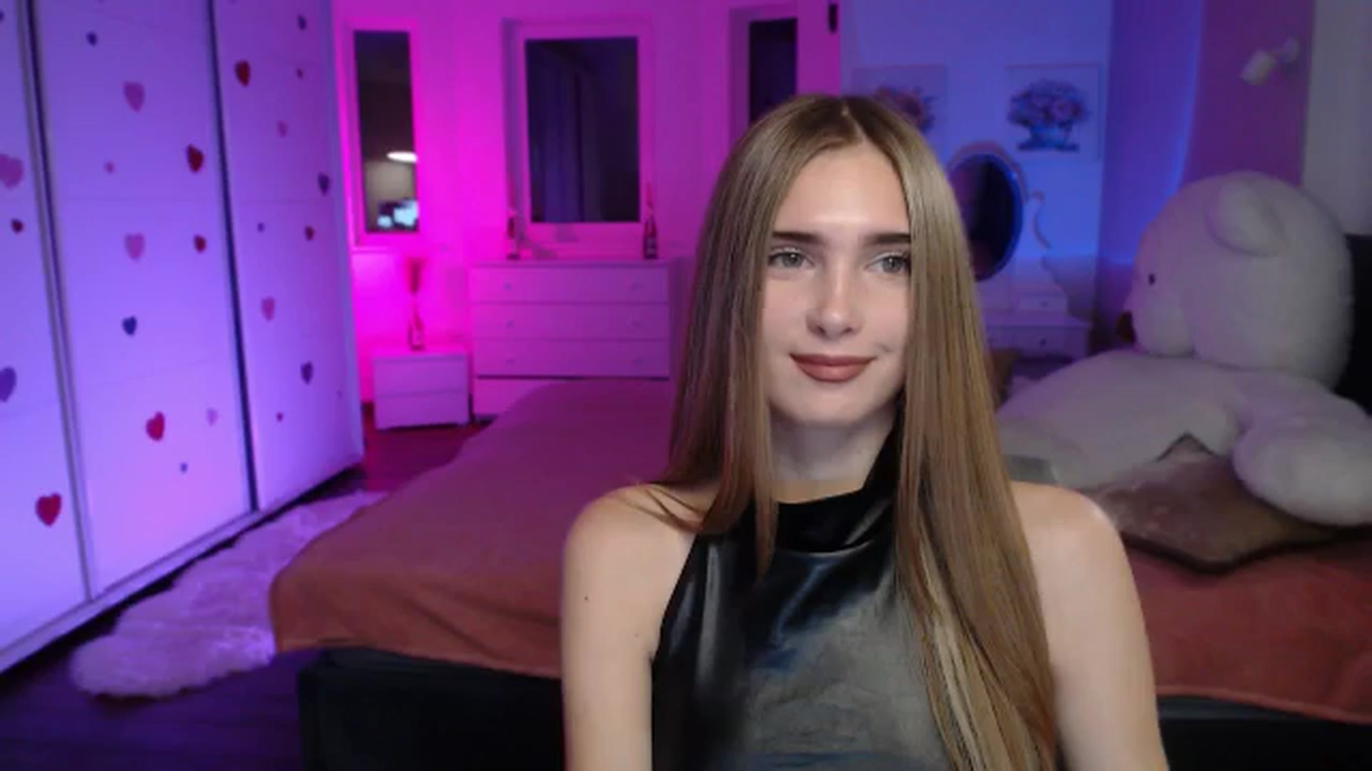 Gallery image thumbnail from Sirela's myfreecams stream on, 10/24/2025, 16:58 image 7 of 20