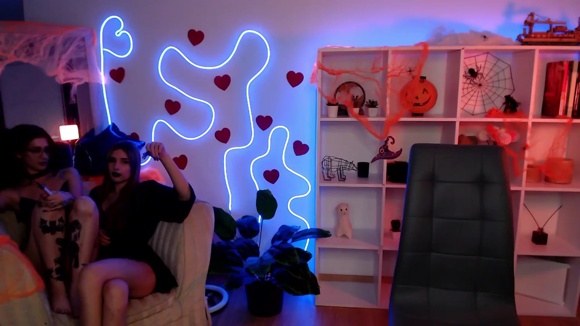 Gallery image thumbnail from Sirela's myfreecams stream on, 10/31/2025, 16:54 image 4 of 20